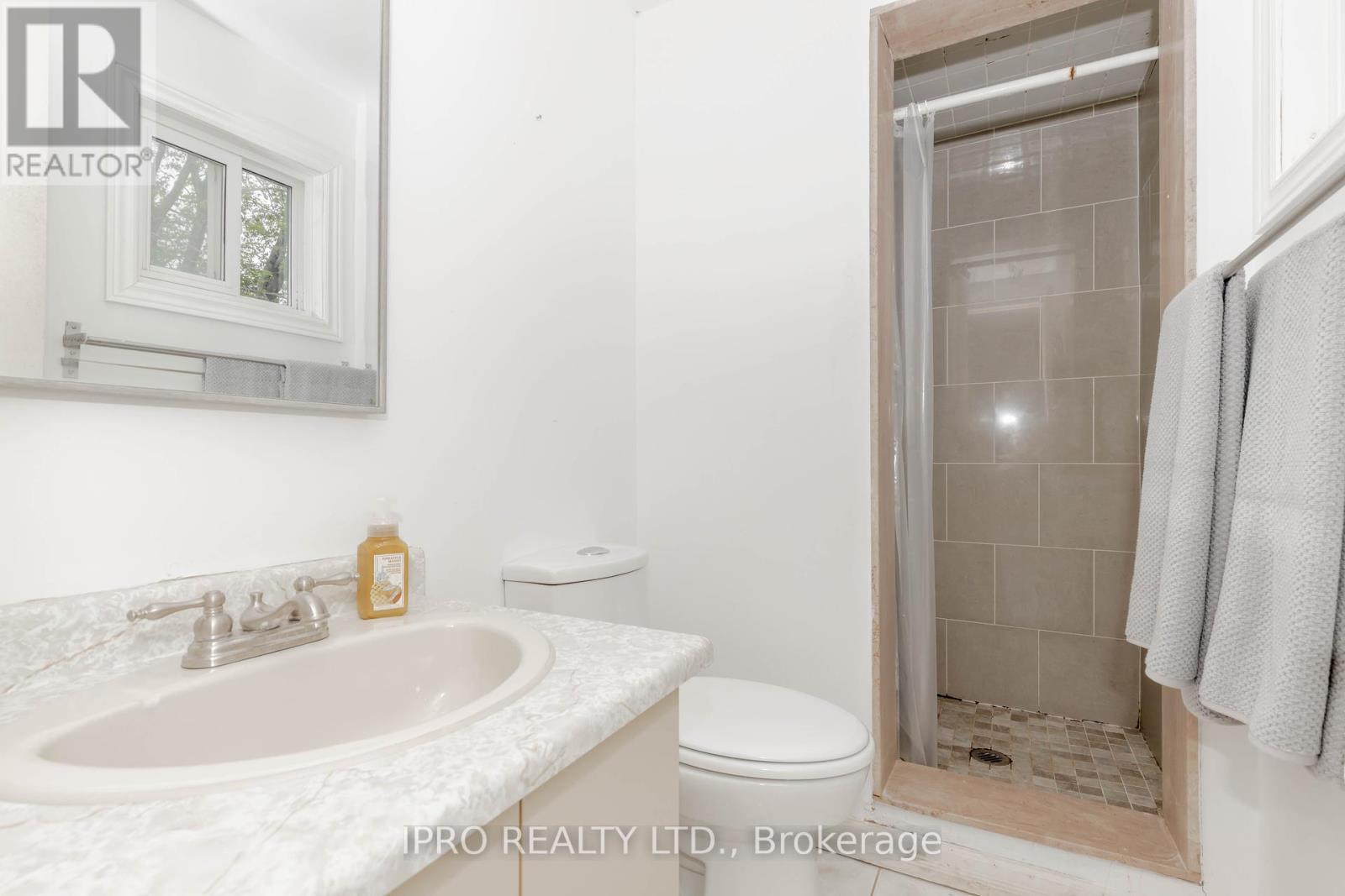 952 Ceremonial Drive, Mississauga, Ontario  L5R 3A7 - Photo 26 - W12212979