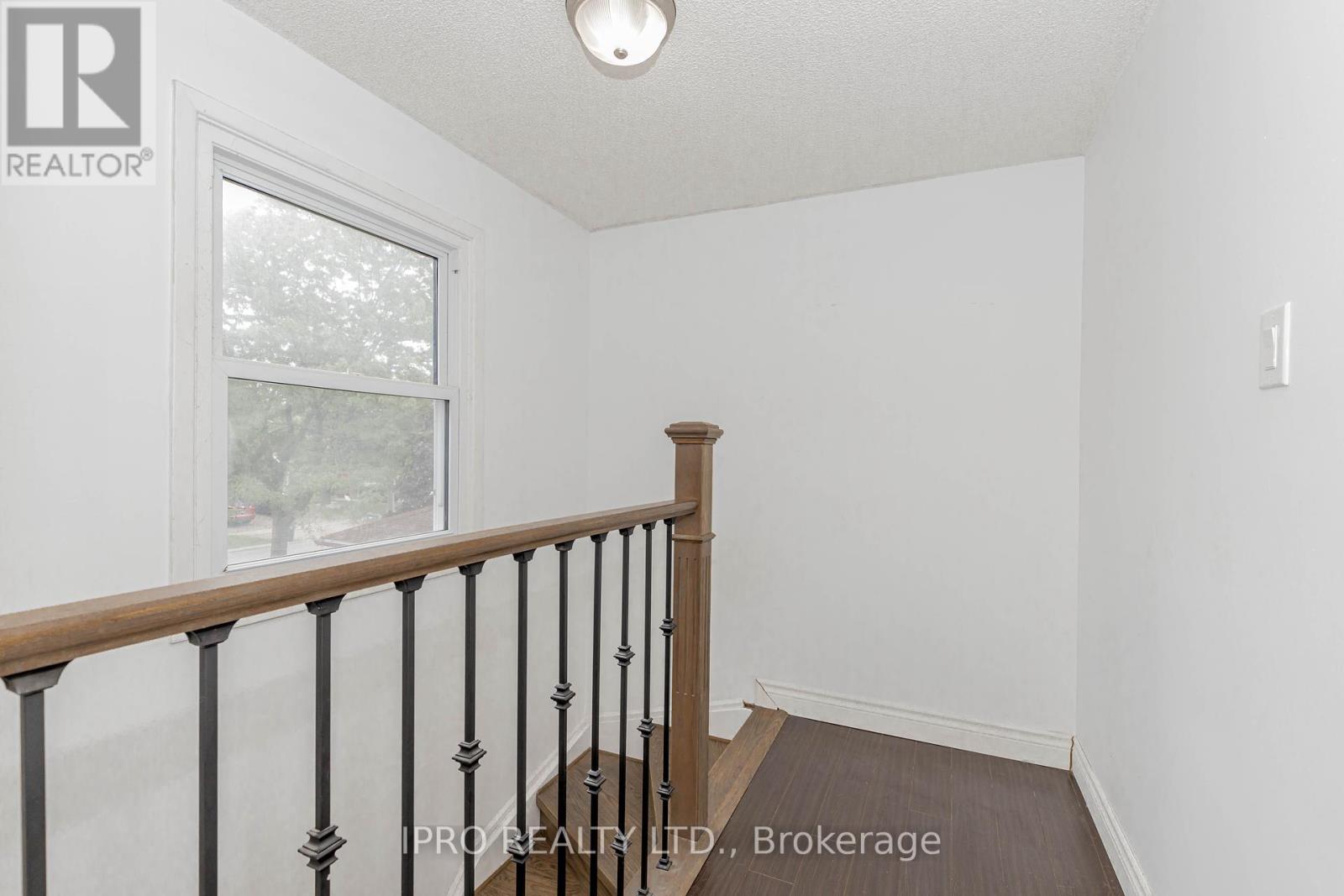 952 Ceremonial Drive, Mississauga, Ontario  L5R 3A7 - Photo 29 - W12212979