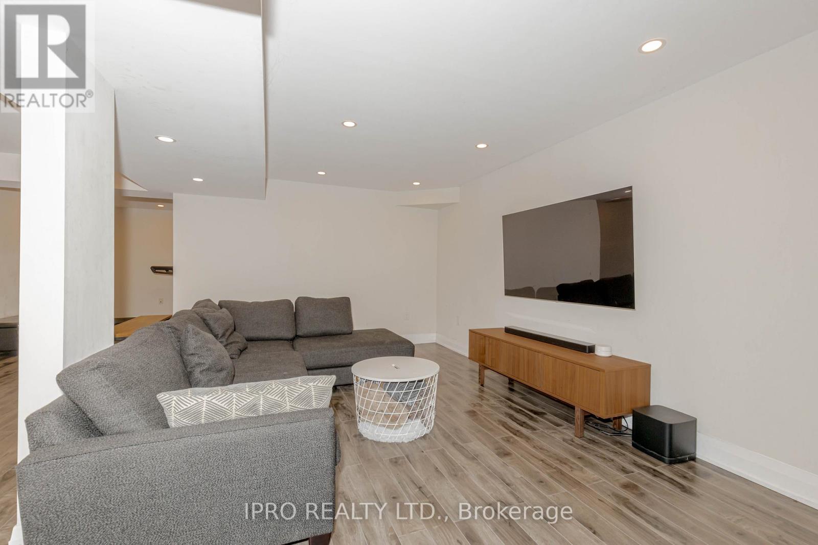 952 Ceremonial Drive, Mississauga, Ontario  L5R 3A7 - Photo 35 - W12212979