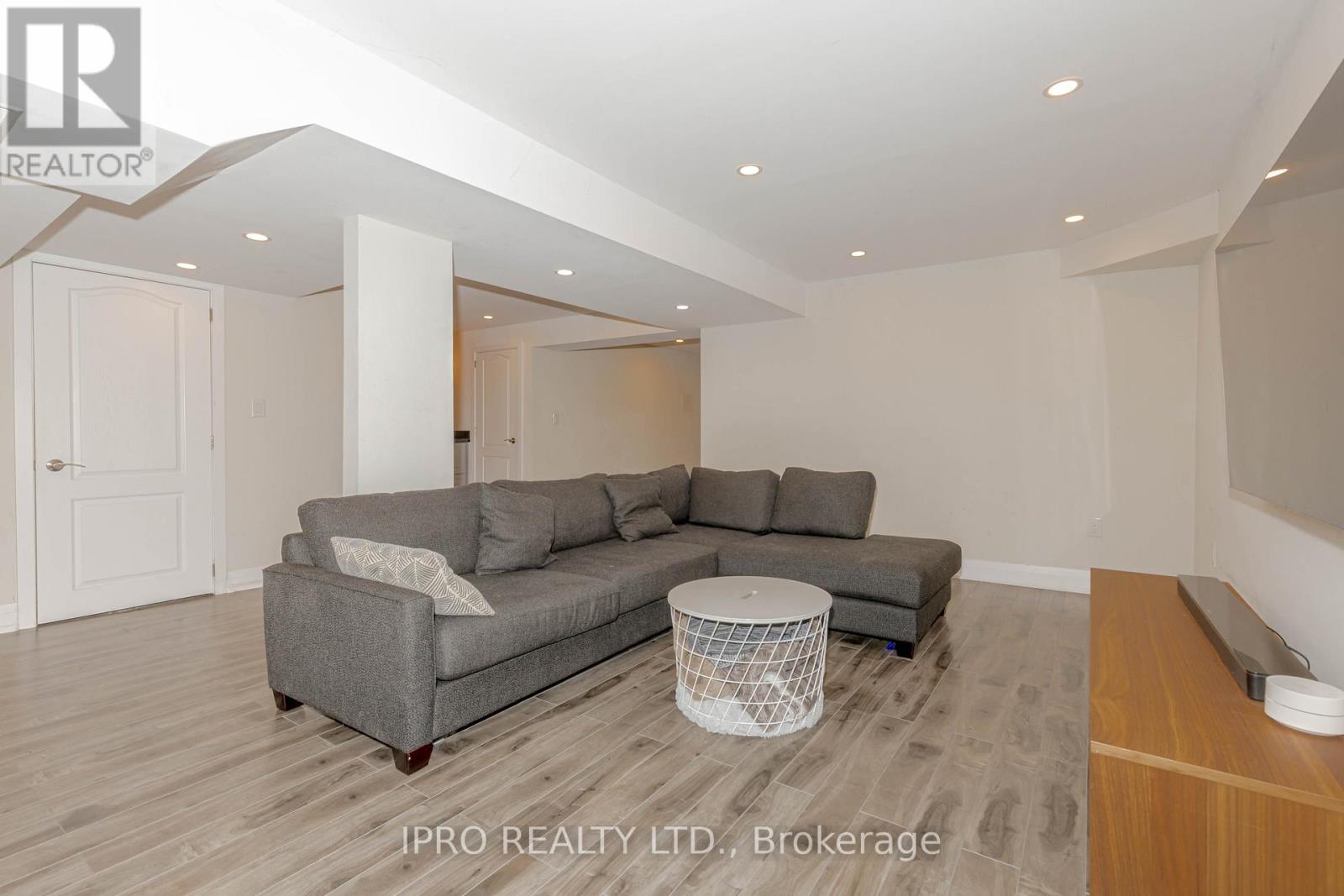 952 Ceremonial Drive, Mississauga, Ontario  L5R 3A7 - Photo 36 - W12212979