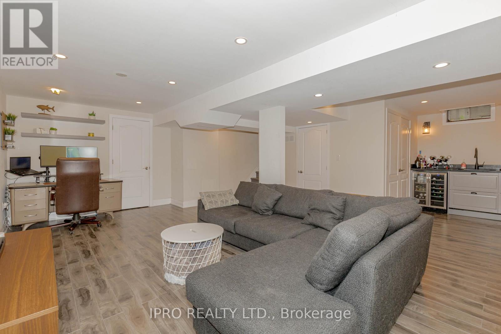 952 Ceremonial Drive, Mississauga, Ontario  L5R 3A7 - Photo 37 - W12212979