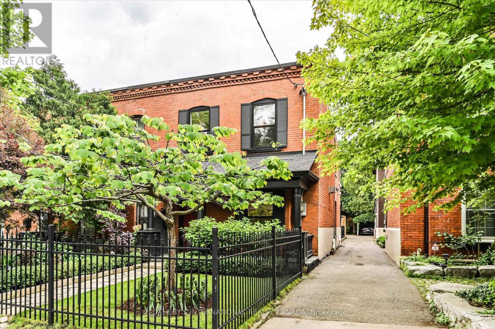 61 Gwynne Avenue, Toronto (South Parkdale), Ontario  M6K 2C5 - Photo 5 - W12212982