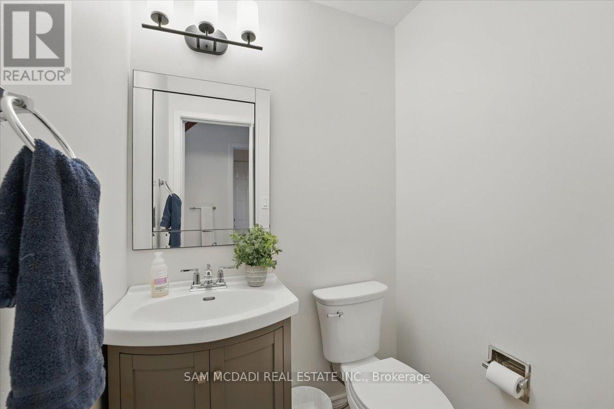 6486 Edenwood Drive, Mississauga (Meadowvale), Ontario  L5N 3K1 - Photo 13 - W12212997