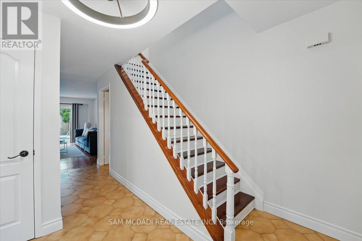 6486 Edenwood Drive, Mississauga (Meadowvale), Ontario  L5N 3K1 - Photo 14 - W12212997