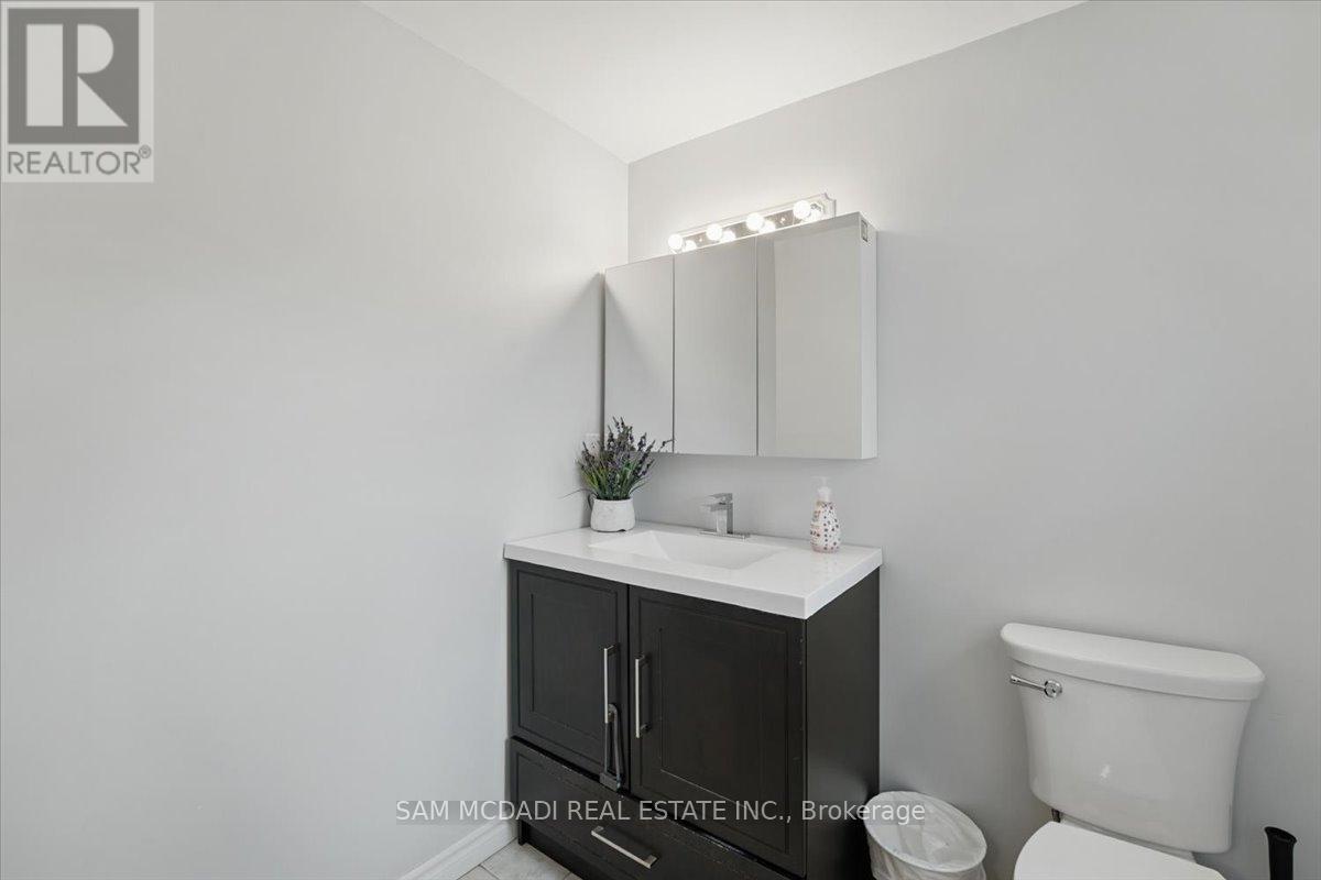 6486 Edenwood Drive, Mississauga (Meadowvale), Ontario  L5N 3K1 - Photo 17 - W12212997