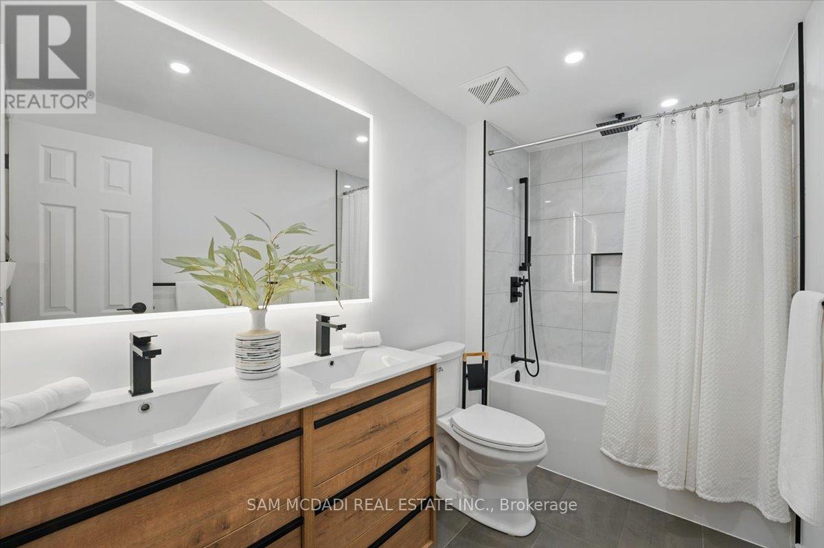 6486 Edenwood Drive, Mississauga (Meadowvale), Ontario  L5N 3K1 - Photo 23 - W12212997