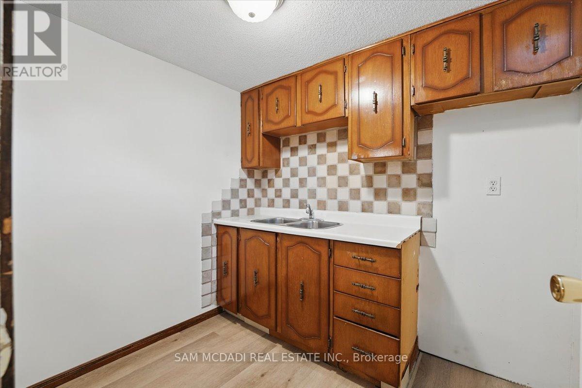 6486 Edenwood Drive, Mississauga (Meadowvale), Ontario  L5N 3K1 - Photo 27 - W12212997