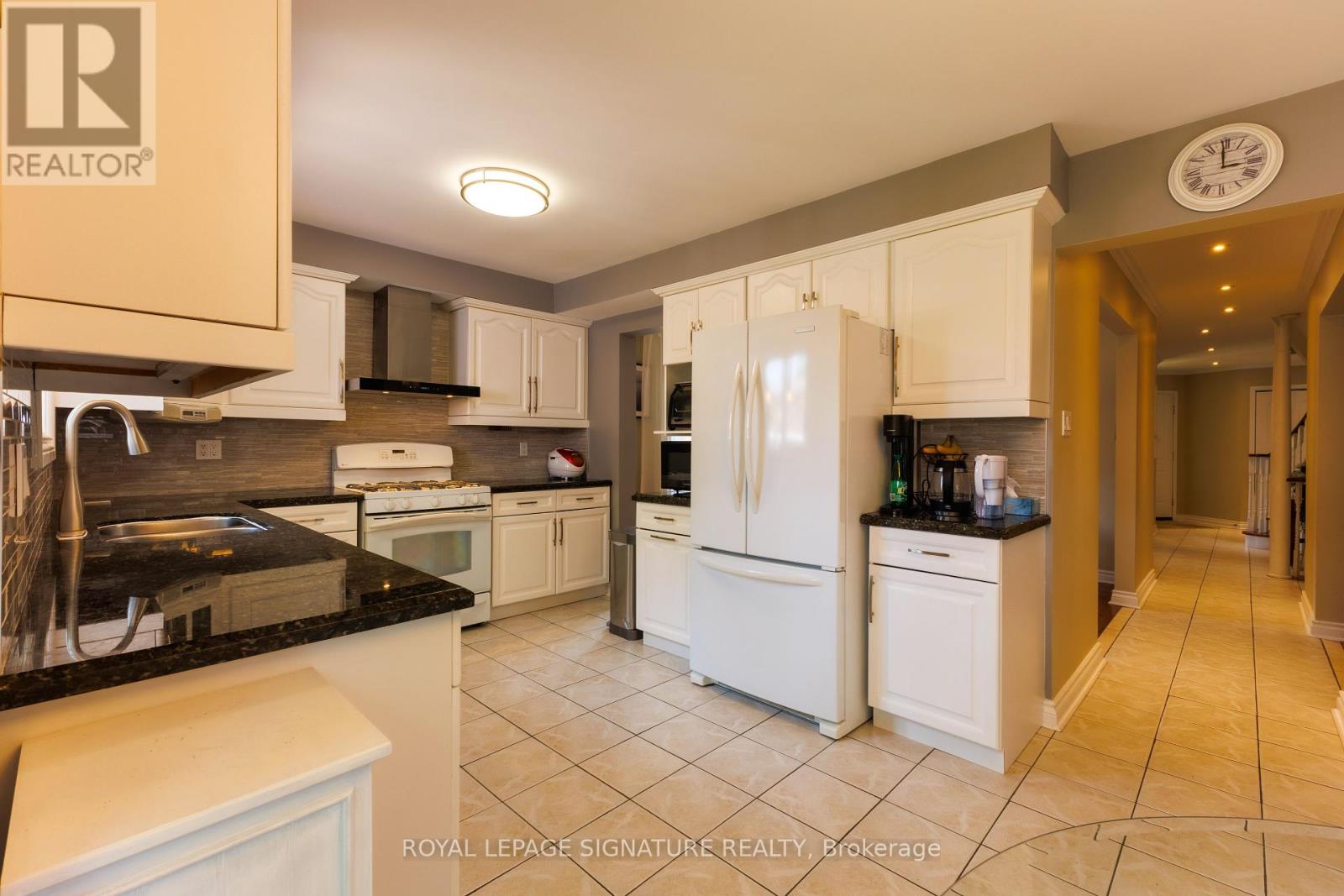 6827 Edenwood Drive, Mississauga (Meadowvale), Ontario  L5N 3X9 - Photo 15 - W12213004