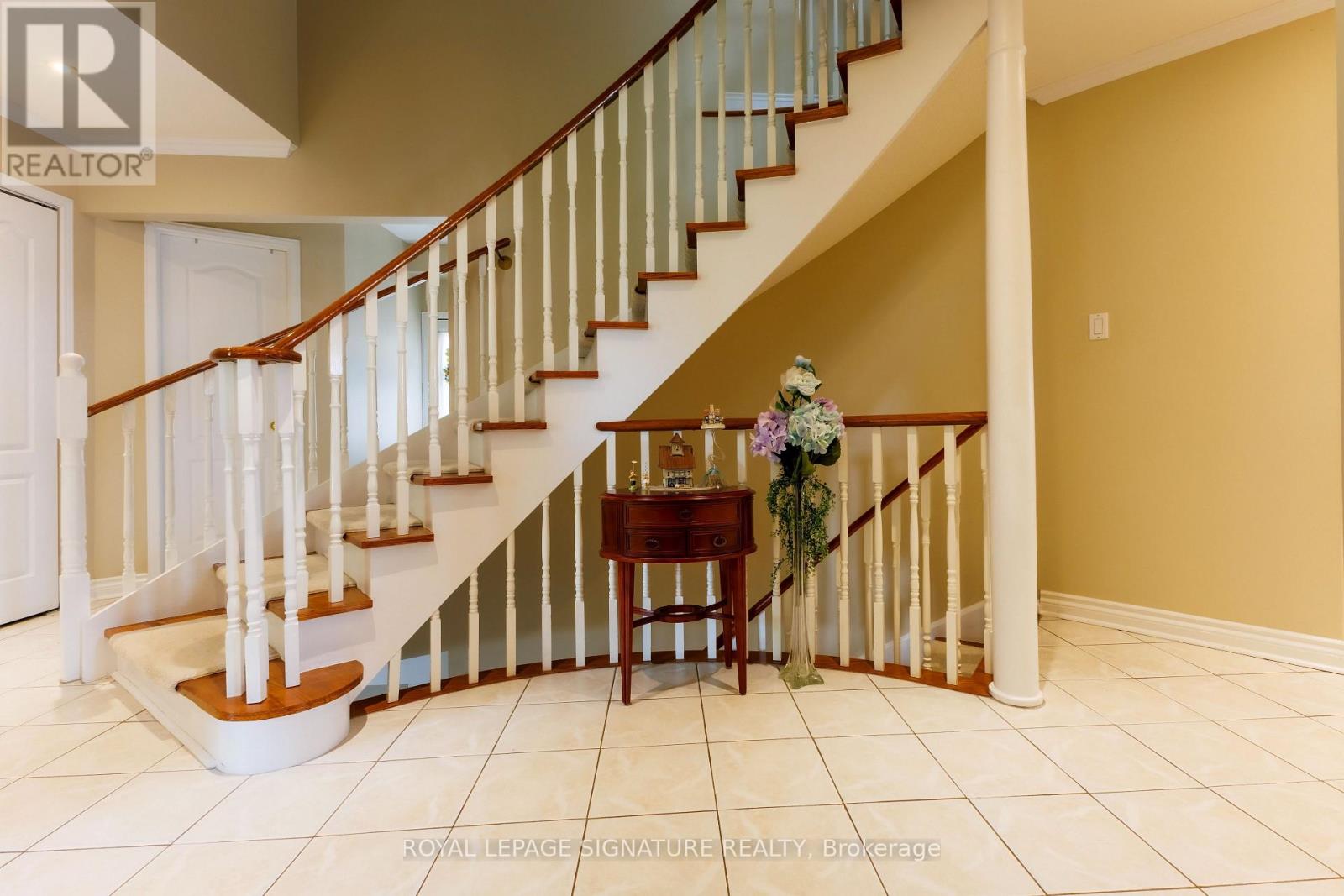 6827 Edenwood Drive, Mississauga (Meadowvale), Ontario  L5N 3X9 - Photo 6 - W12213004