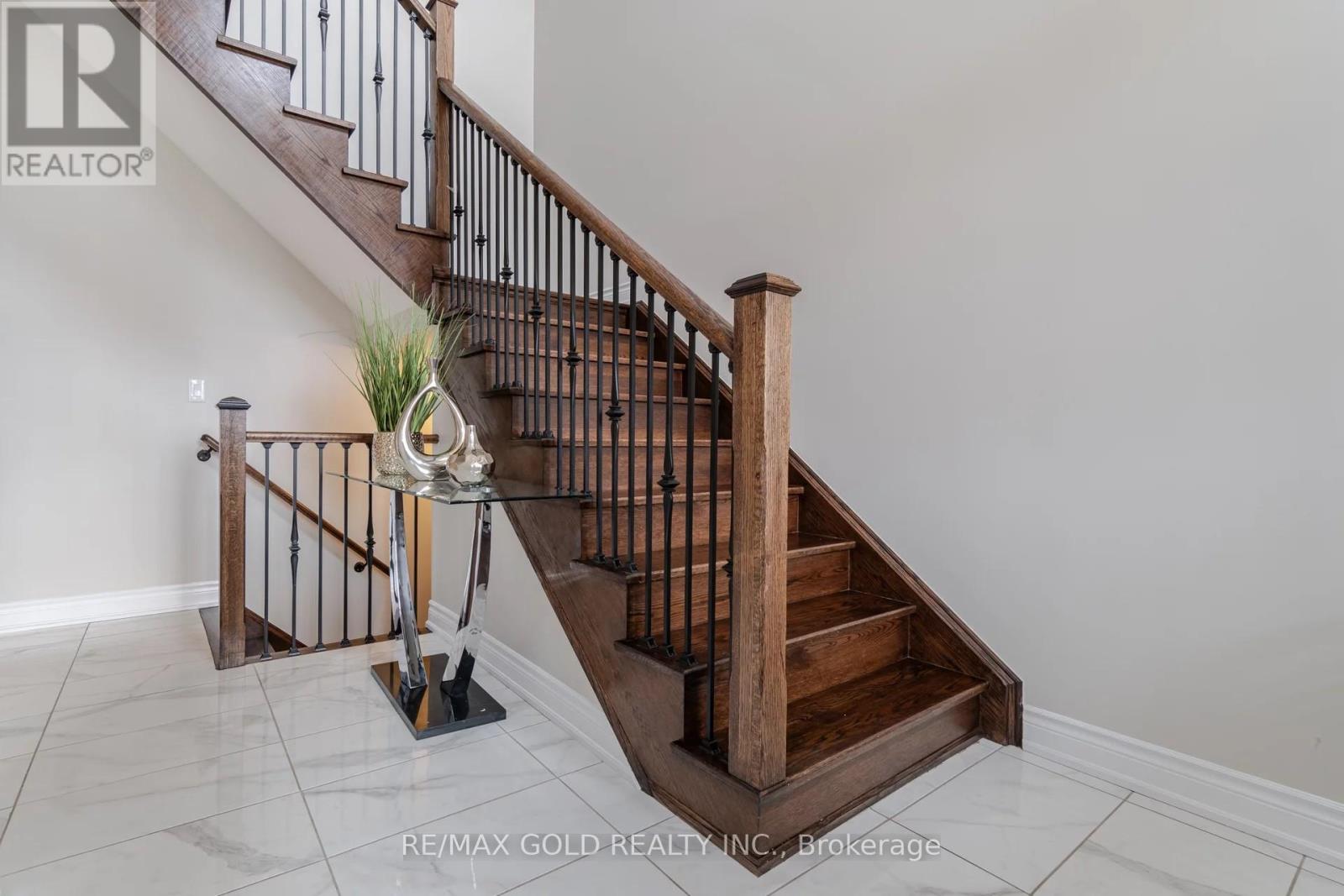 11 Carl Finlay Drive, Brampton, Ontario  L6P 4E2 - Photo 12 - W12213007