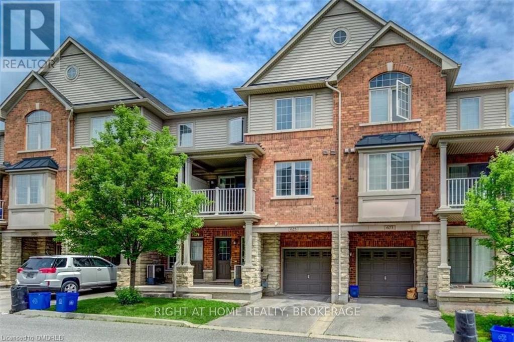 625 Forgett, Burlington, Ontario  L7L 0C5 - Photo 1 - W12213009