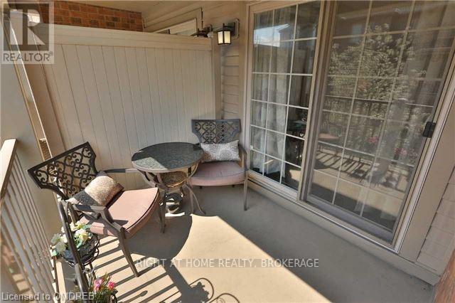 625 Forgett, Burlington, Ontario  L7L 0C5 - Photo 12 - W12213009