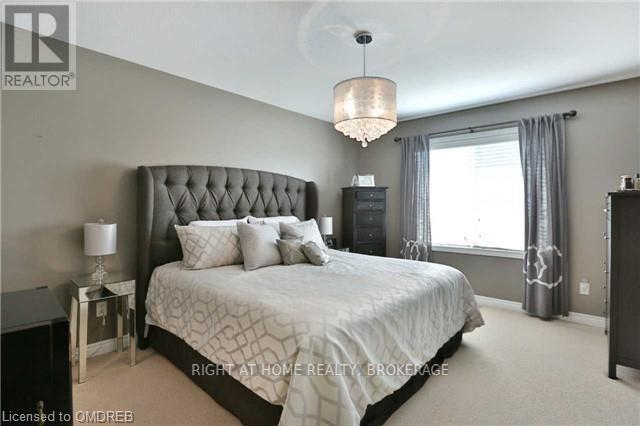 625 Forgett, Burlington, Ontario  L7L 0C5 - Photo 7 - W12213009