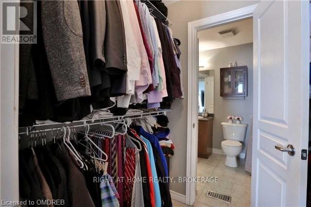 625 Forgett, Burlington, Ontario  L7L 0C5 - Photo 8 - W12213009