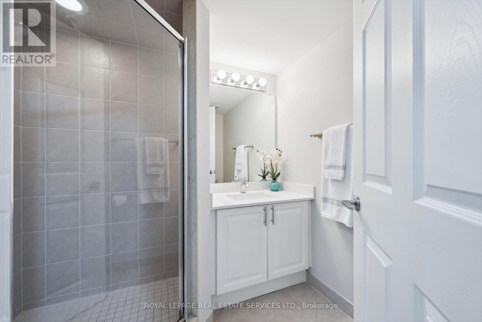 203 - 2325 Central Park Drive, Oakville (Ro River Oaks), Ontario  L6H 0E2 - Photo 16 - W12213010