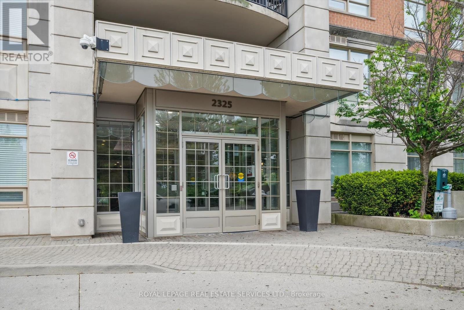 203 - 2325 Central Park Drive, Oakville (Ro River Oaks), Ontario  L6H 0E2 - Photo 4 - W12213010