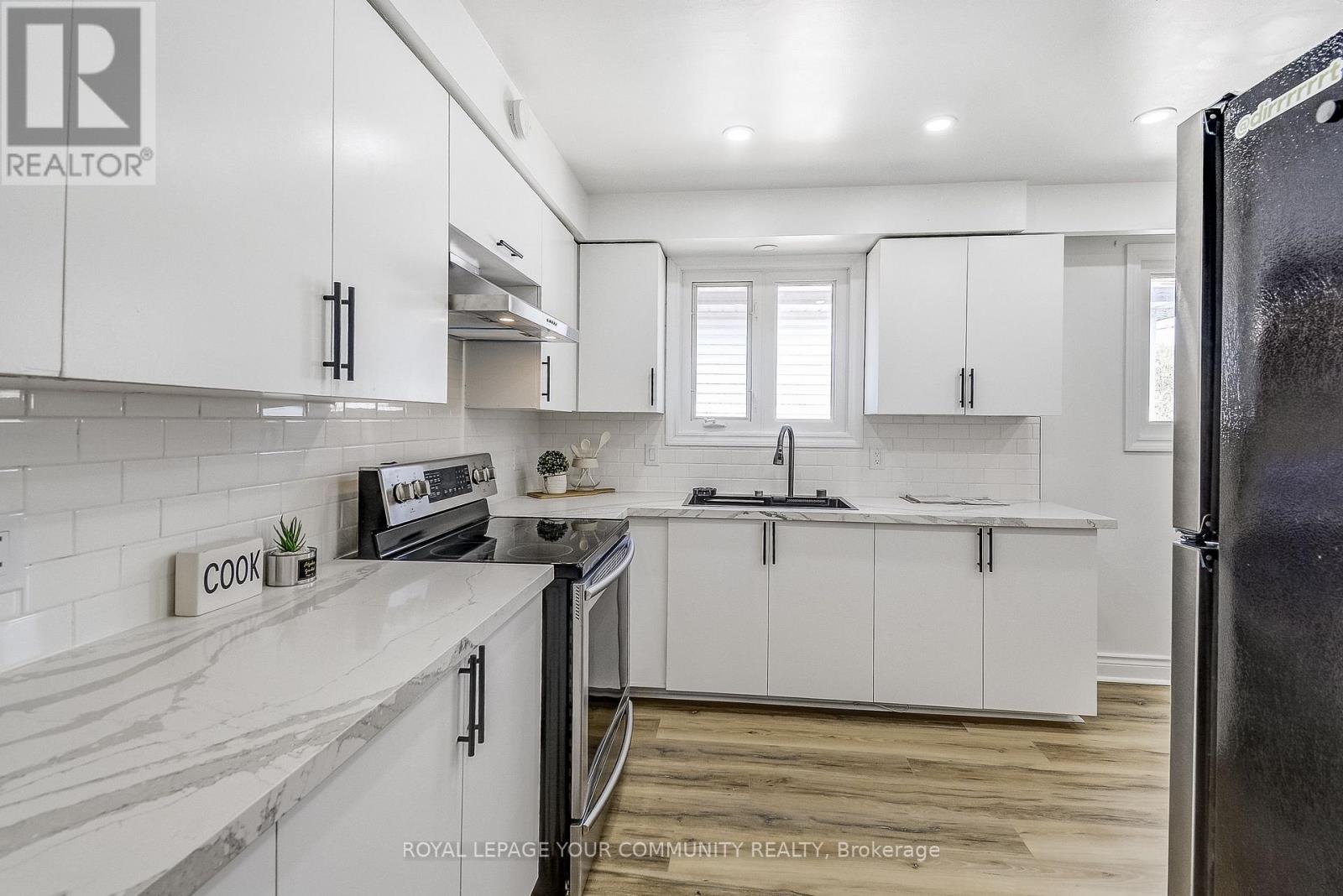 958 South Service Road, Mississauga (Lakeview), Ontario  L5E 1V1 - Photo 13 - W12213027