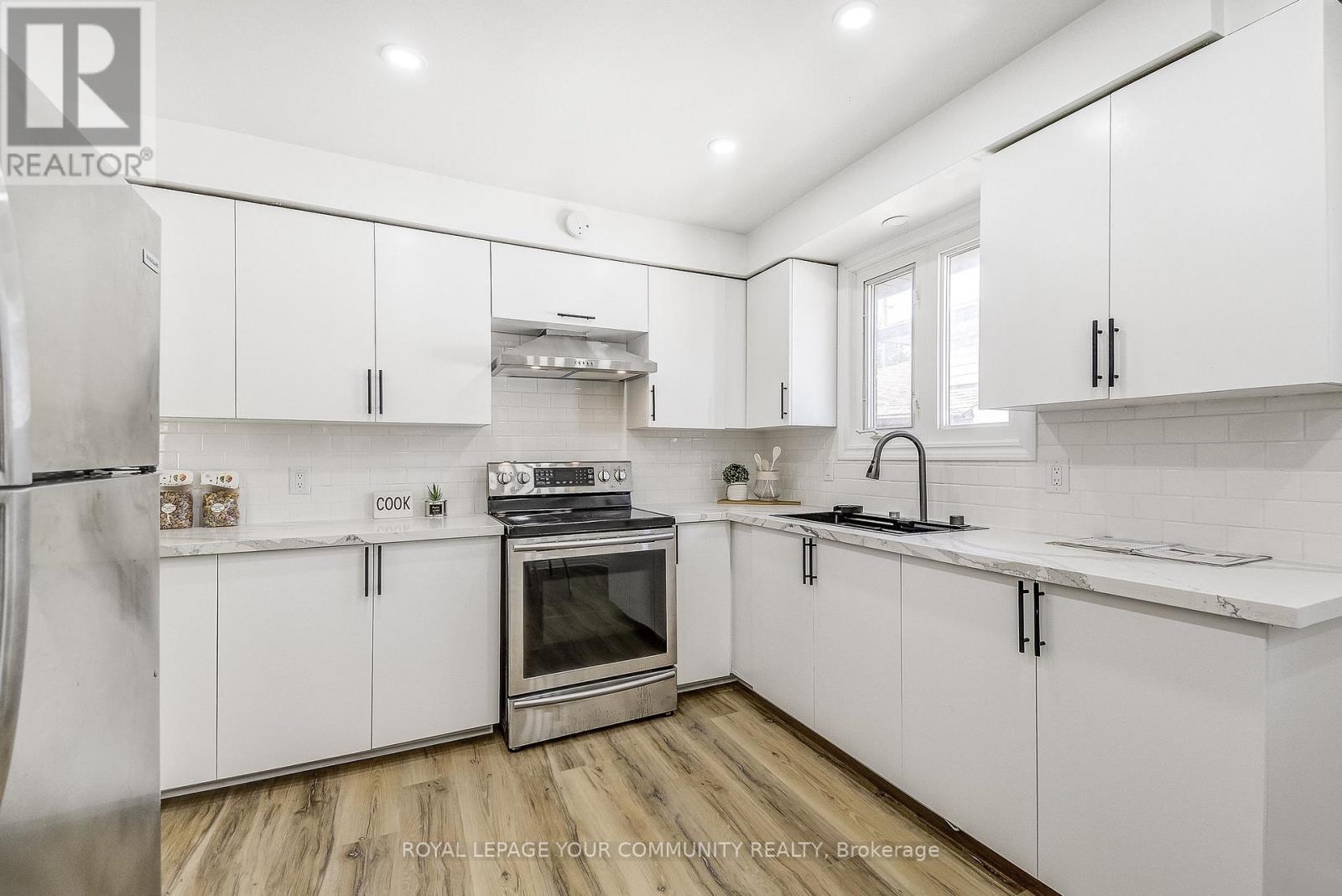 958 South Service Road, Mississauga (Lakeview), Ontario  L5E 1V1 - Photo 15 - W12213027