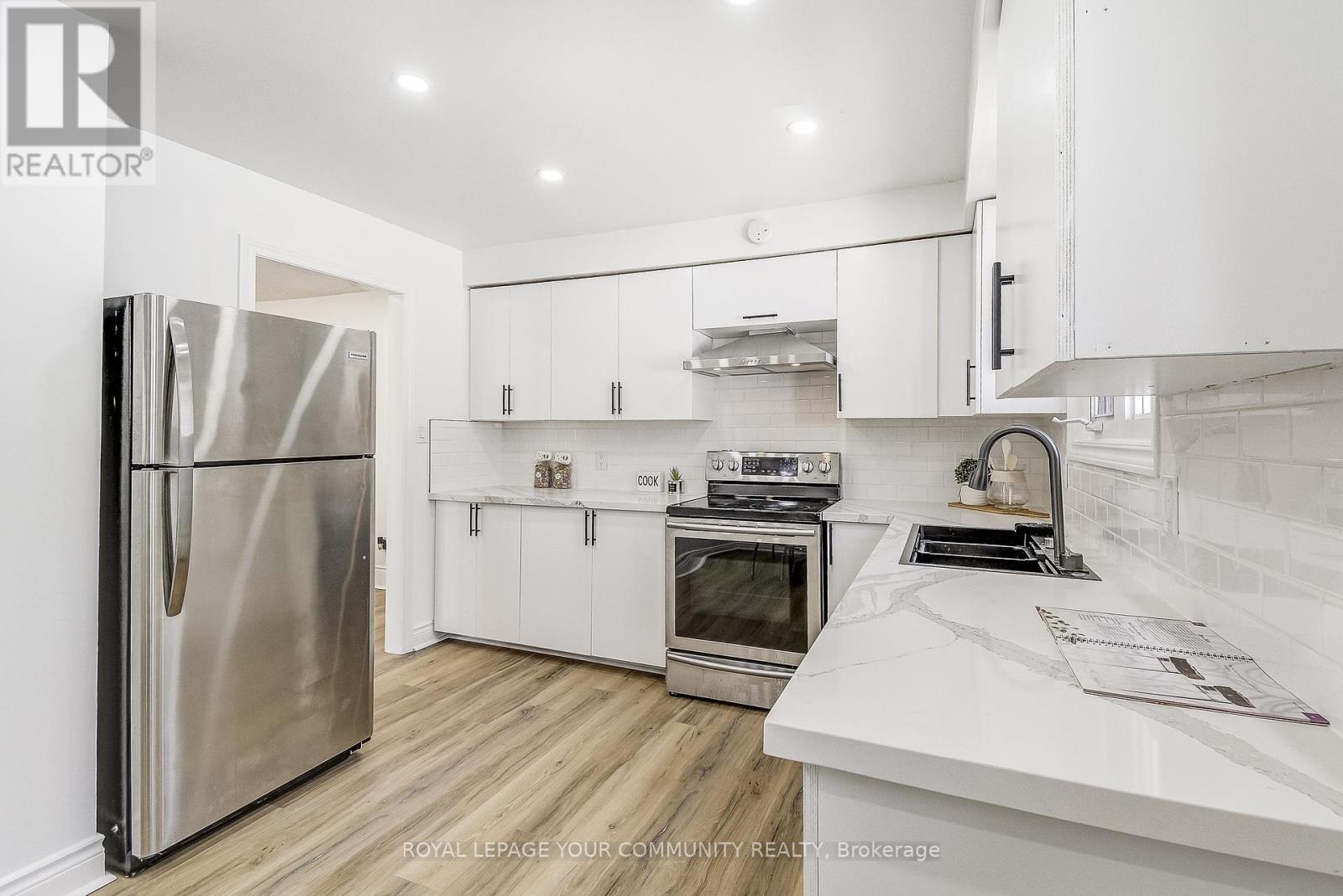 958 South Service Road, Mississauga (Lakeview), Ontario  L5E 1V1 - Photo 16 - W12213027