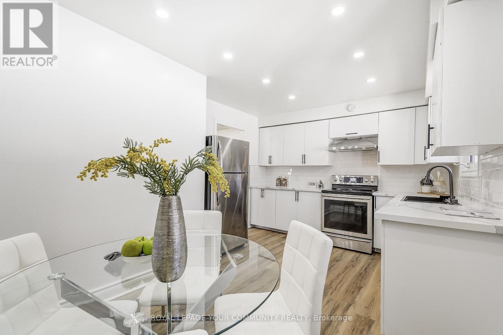 958 South Service Road, Mississauga (Lakeview), Ontario  L5E 1V1 - Photo 18 - W12213027