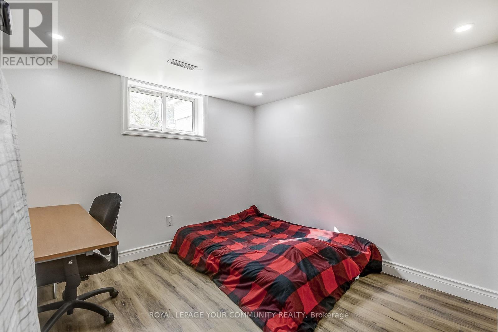 958 South Service Road, Mississauga (Lakeview), Ontario  L5E 1V1 - Photo 35 - W12213027