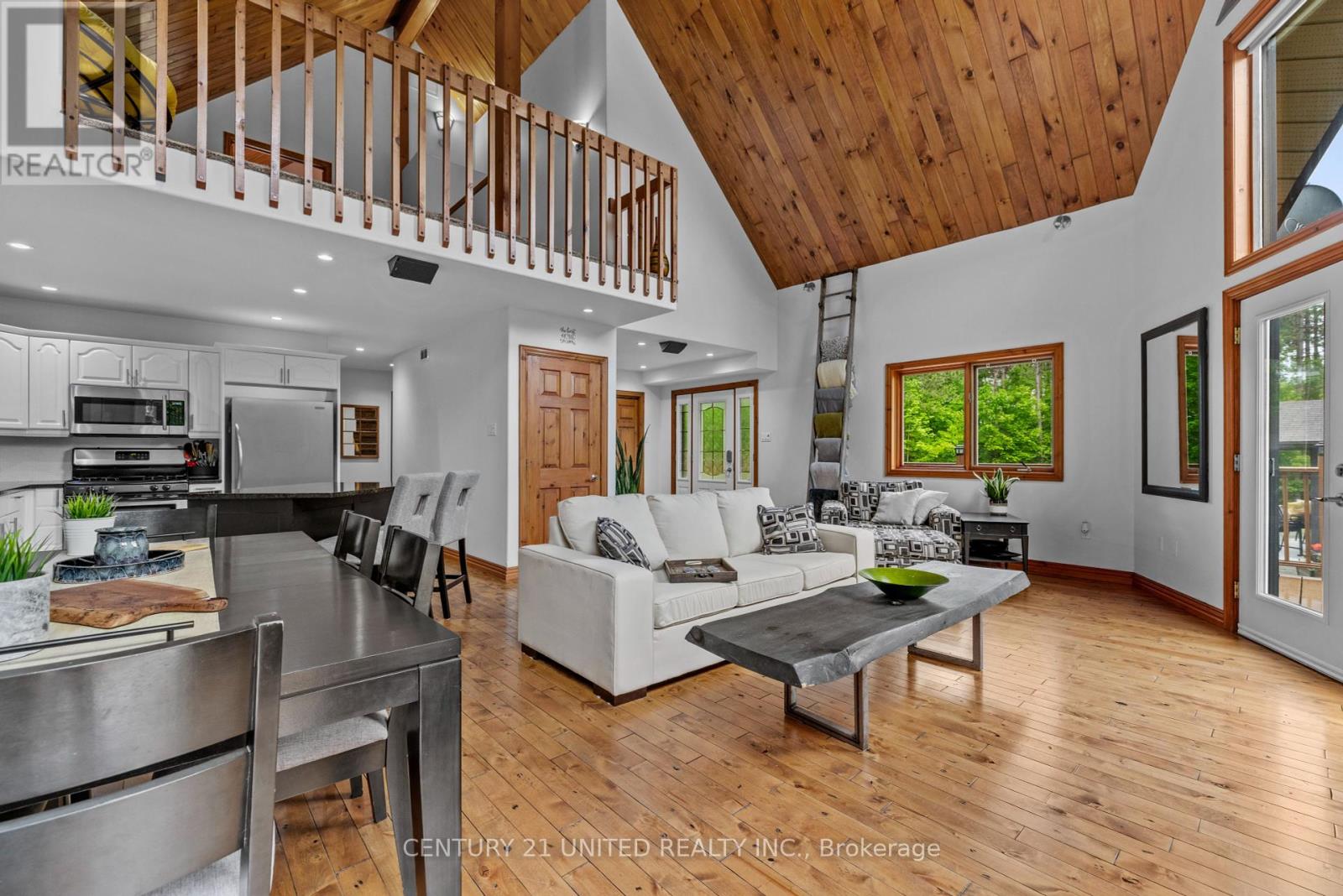 113 Sugarbush Boulevard, Trent Lakes, Ontario  K0L 1J0 - Photo 5 - X12213157