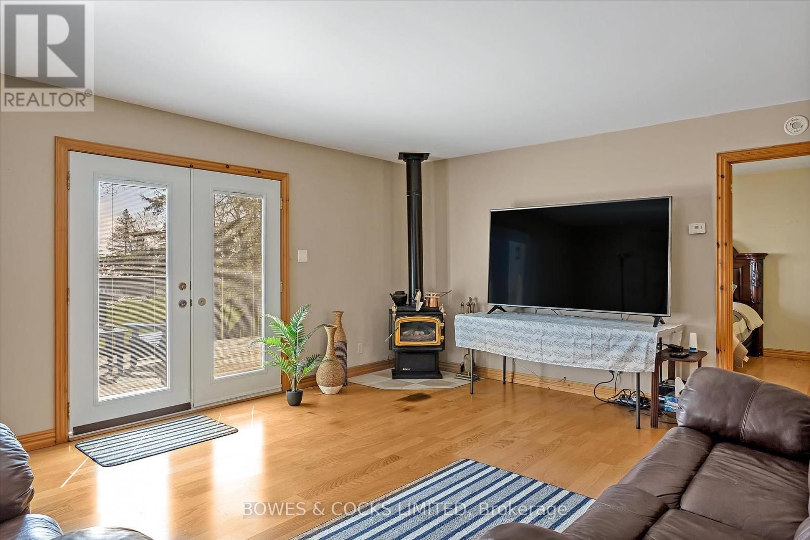 240 Lakeshore Drive, Kawartha Lakes, Ontario  K0M 1A0 - Photo 15 - X12213204