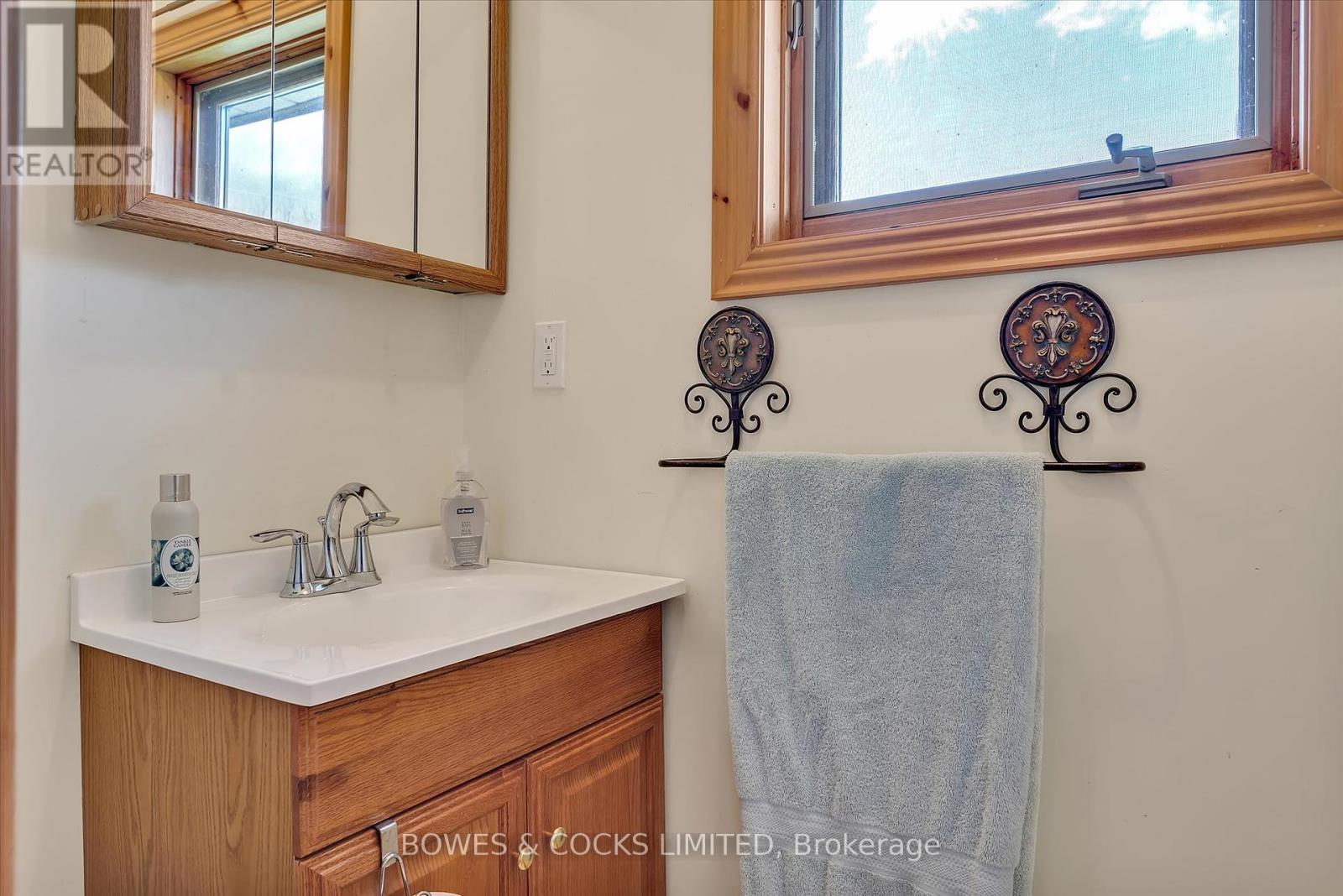 240 Lakeshore Drive, Kawartha Lakes, Ontario  K0M 1A0 - Photo 19 - X12213204