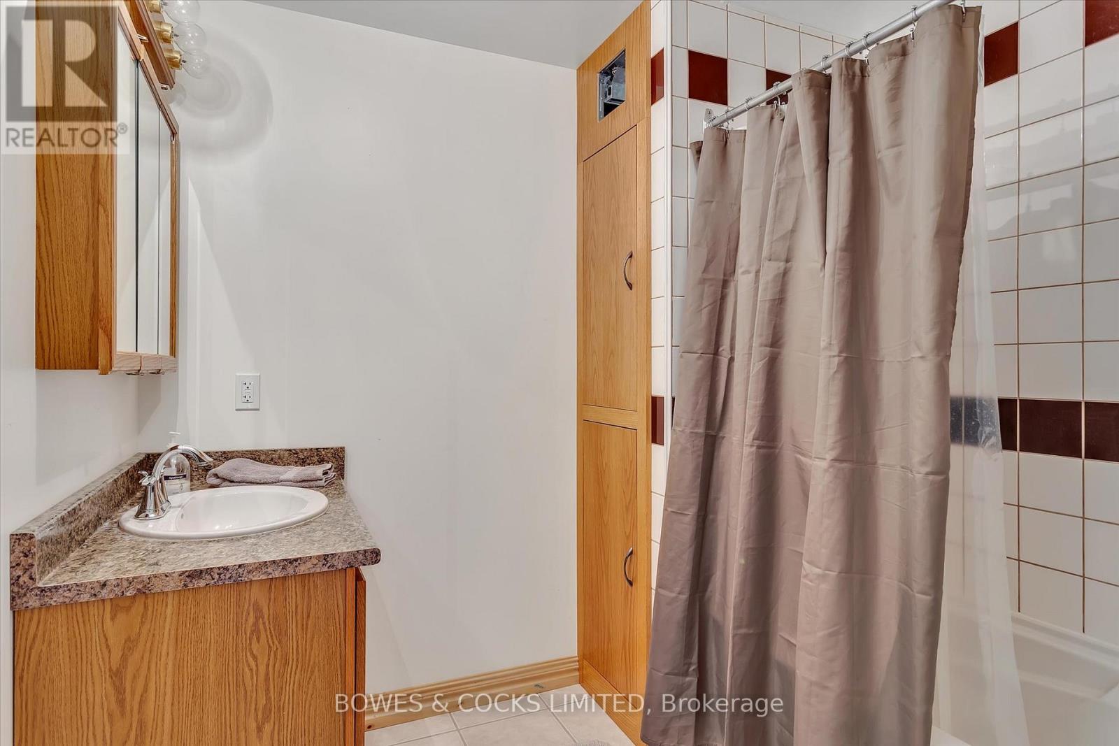 240 Lakeshore Drive, Kawartha Lakes, Ontario  K0M 1A0 - Photo 32 - X12213204