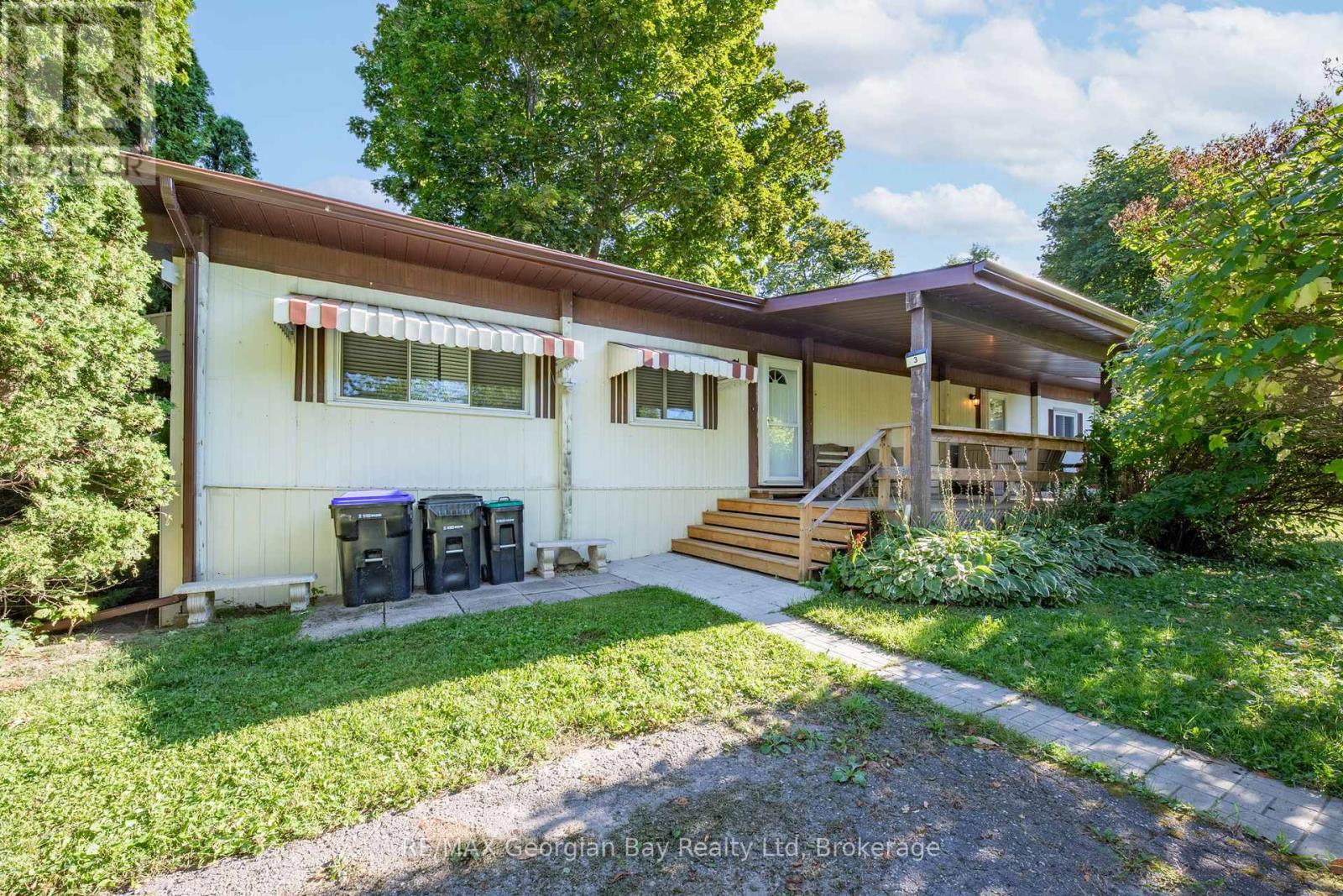 3 Lakeshore Road, Midland, Ontario  L4R 0B9 - Photo 2 - S12213140