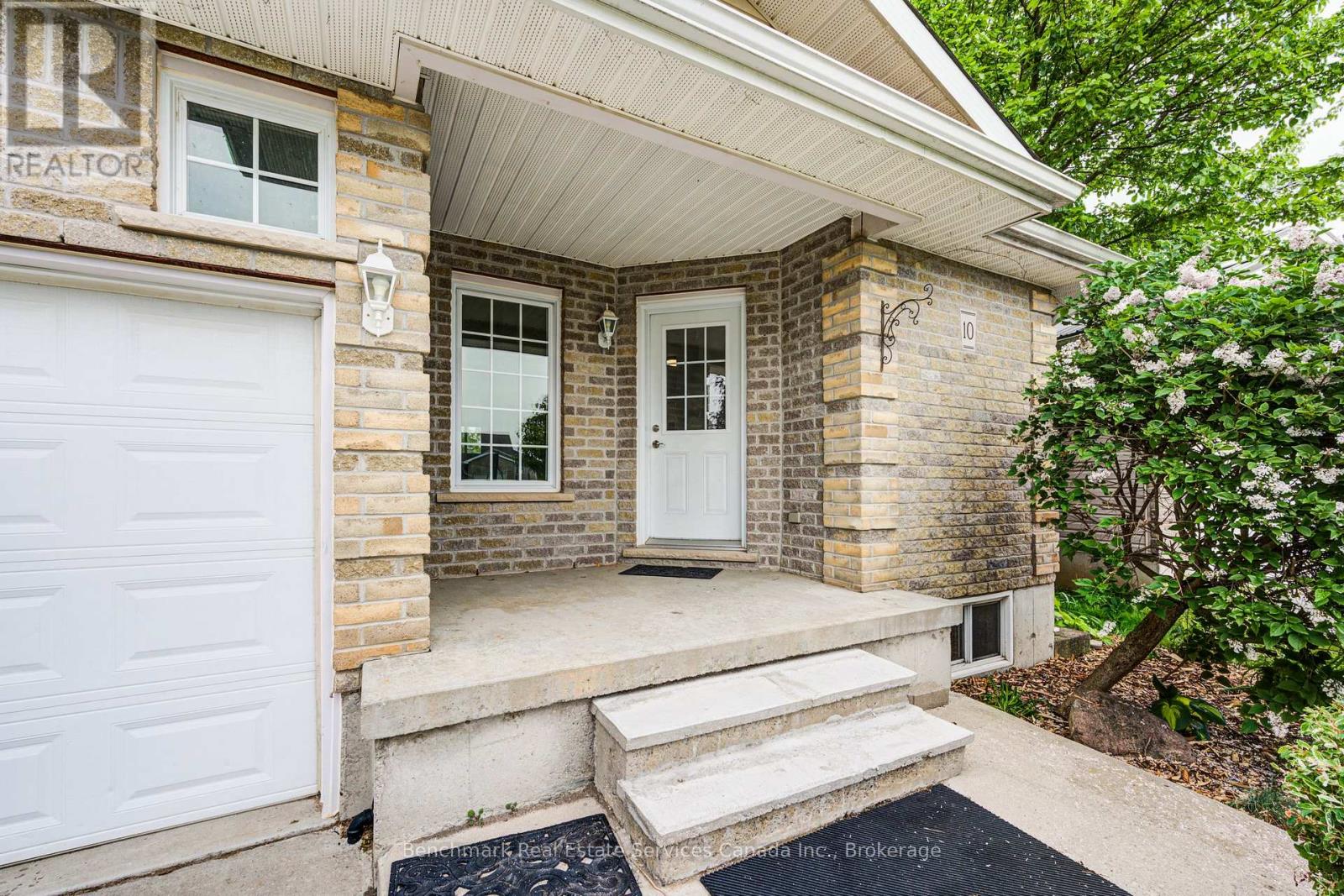 10 Tara Court, Aylmer, Ontario  N5H 0A1 - Photo 4 - X12213119