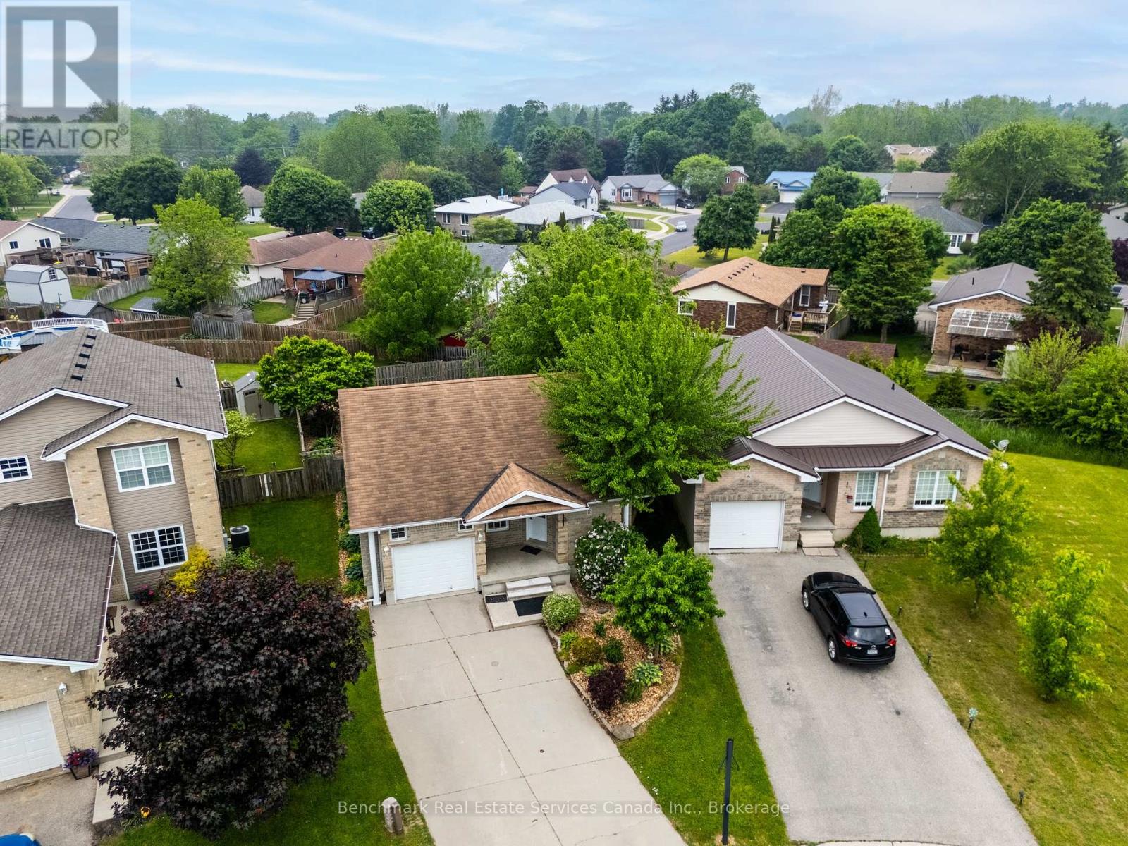 10 Tara Court, Aylmer, Ontario  N5H 0A1 - Photo 3 - X12213119