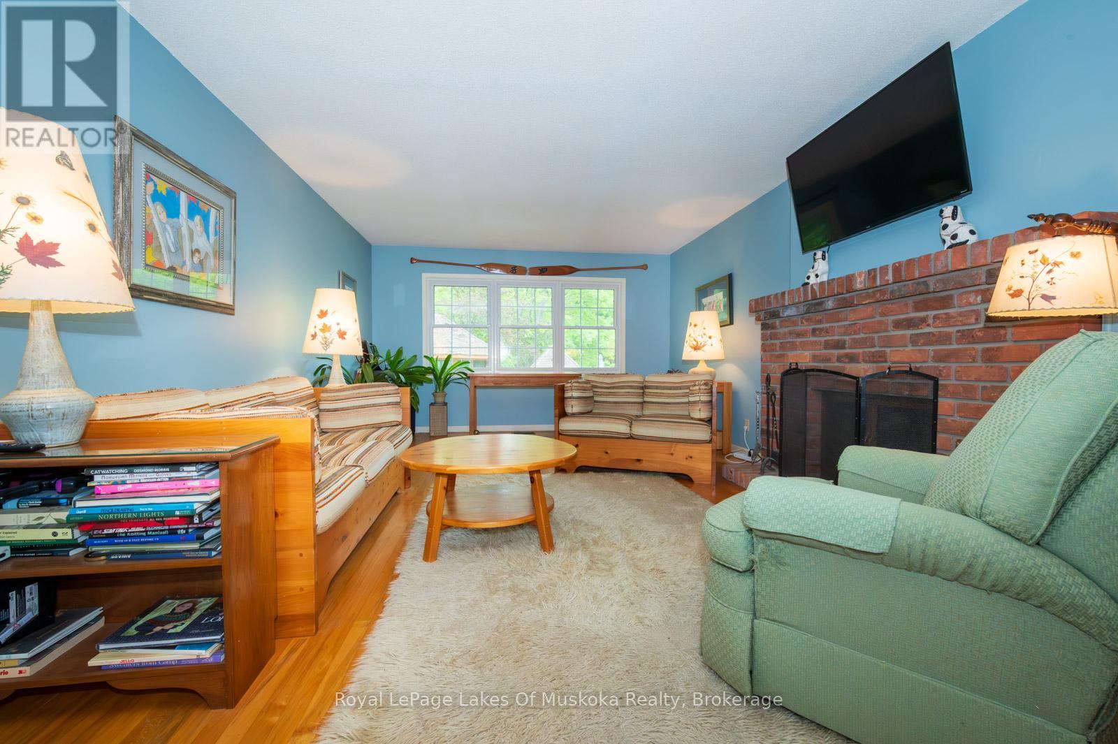 1216 Ravenscliffe Road, Huntsville, Ontario P1H 2N5 - Photo 10 - X12213172