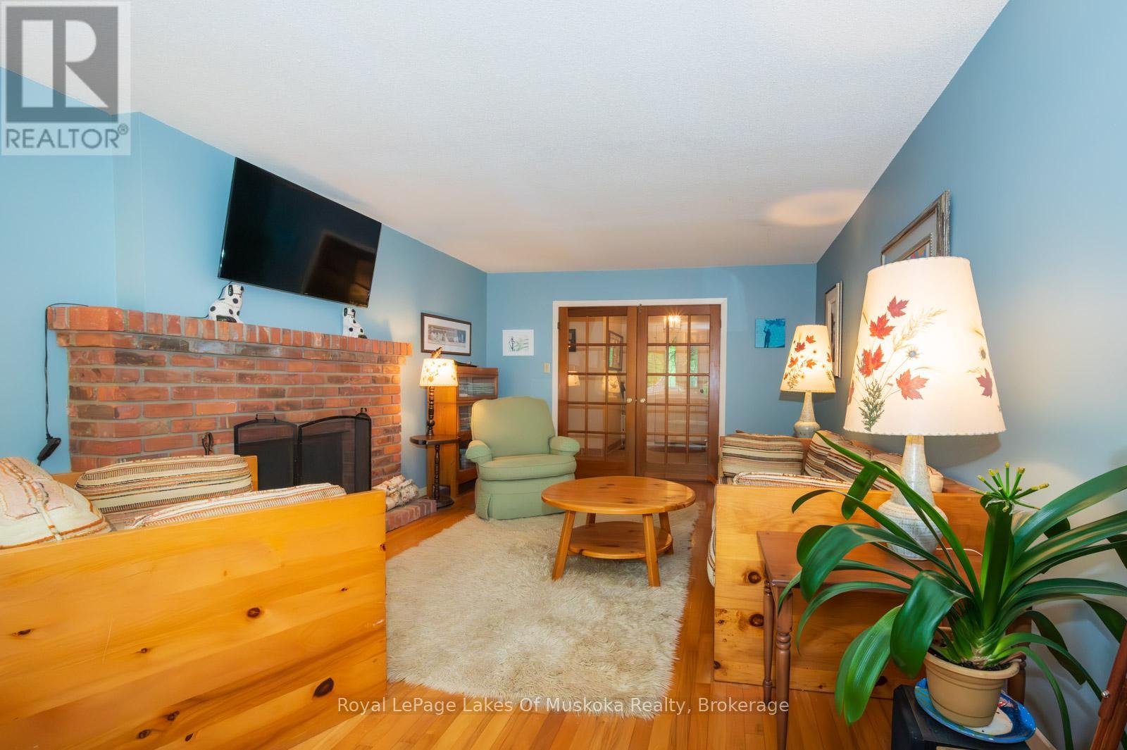 1216 Ravenscliffe Road, Huntsville, Ontario P1H 2N5 - Photo 12 - X12213172