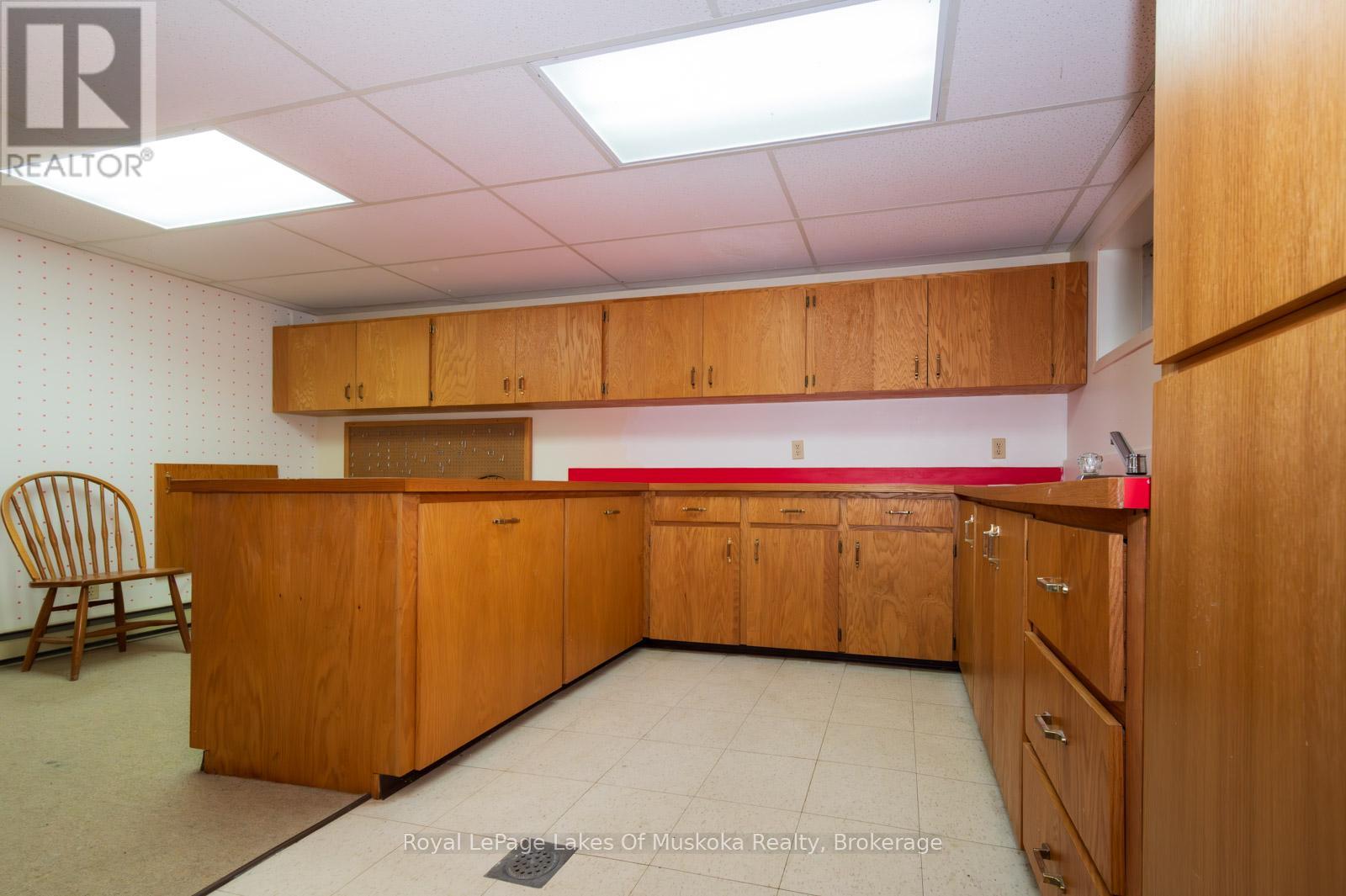1216 Ravenscliffe Road, Huntsville, Ontario P1H 2N5 - Photo 34 - X12213172