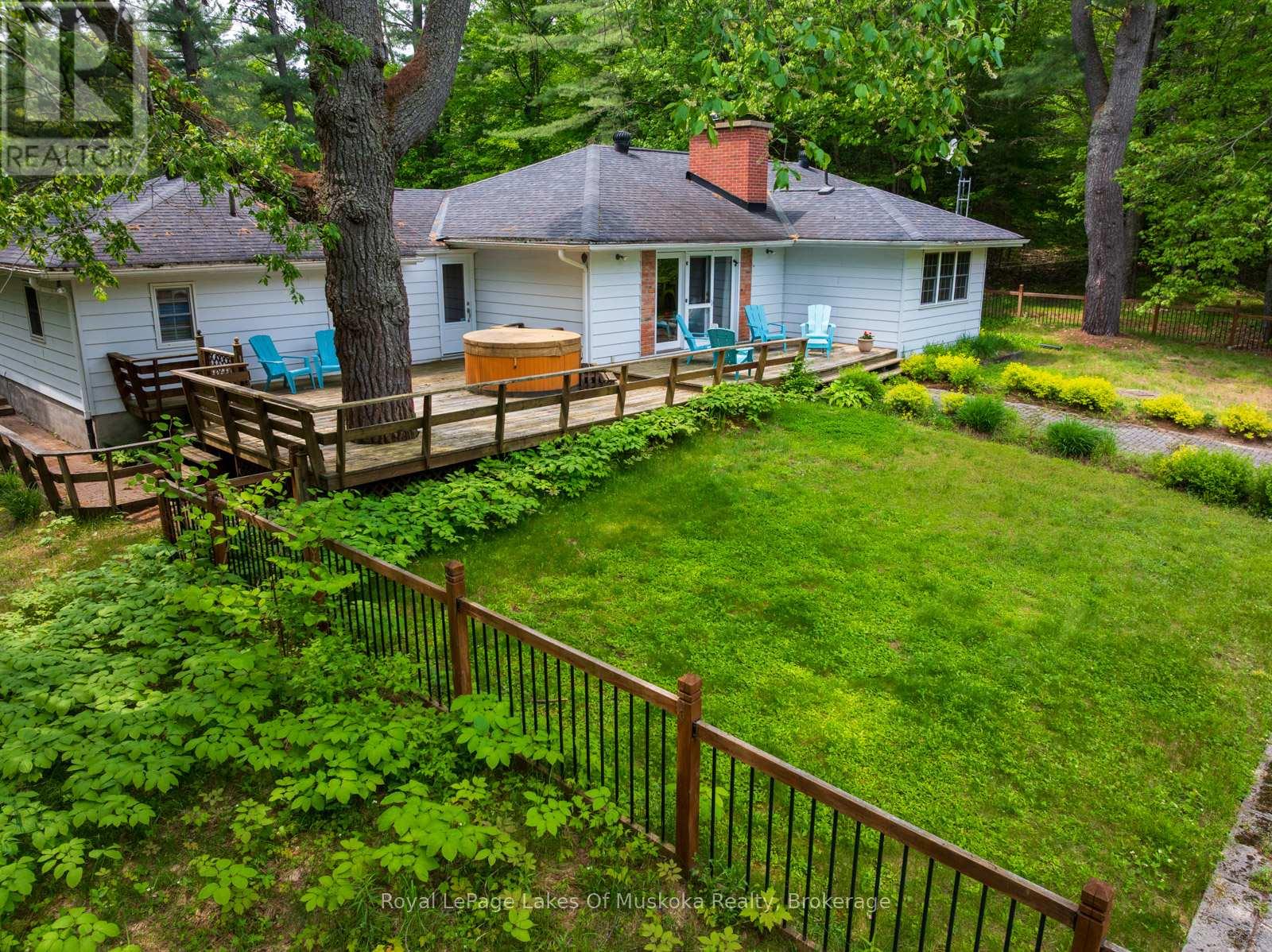 1216 Ravenscliffe Road, Huntsville, Ontario P1H 2N5 - Photo 44 - X12213172