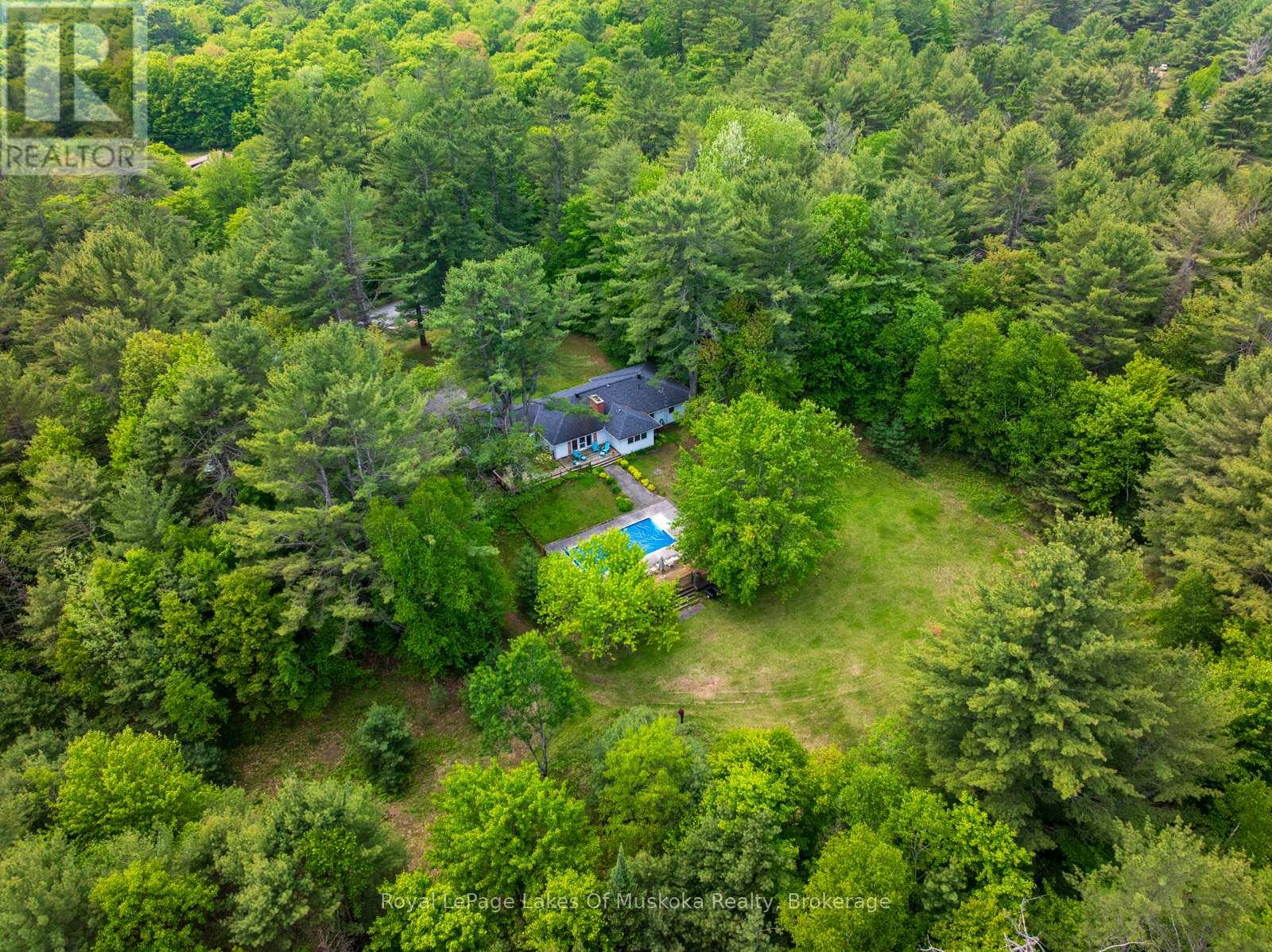 1216 Ravenscliffe Road, Huntsville, Ontario P1H 2N5 - Photo 49 - X12213172