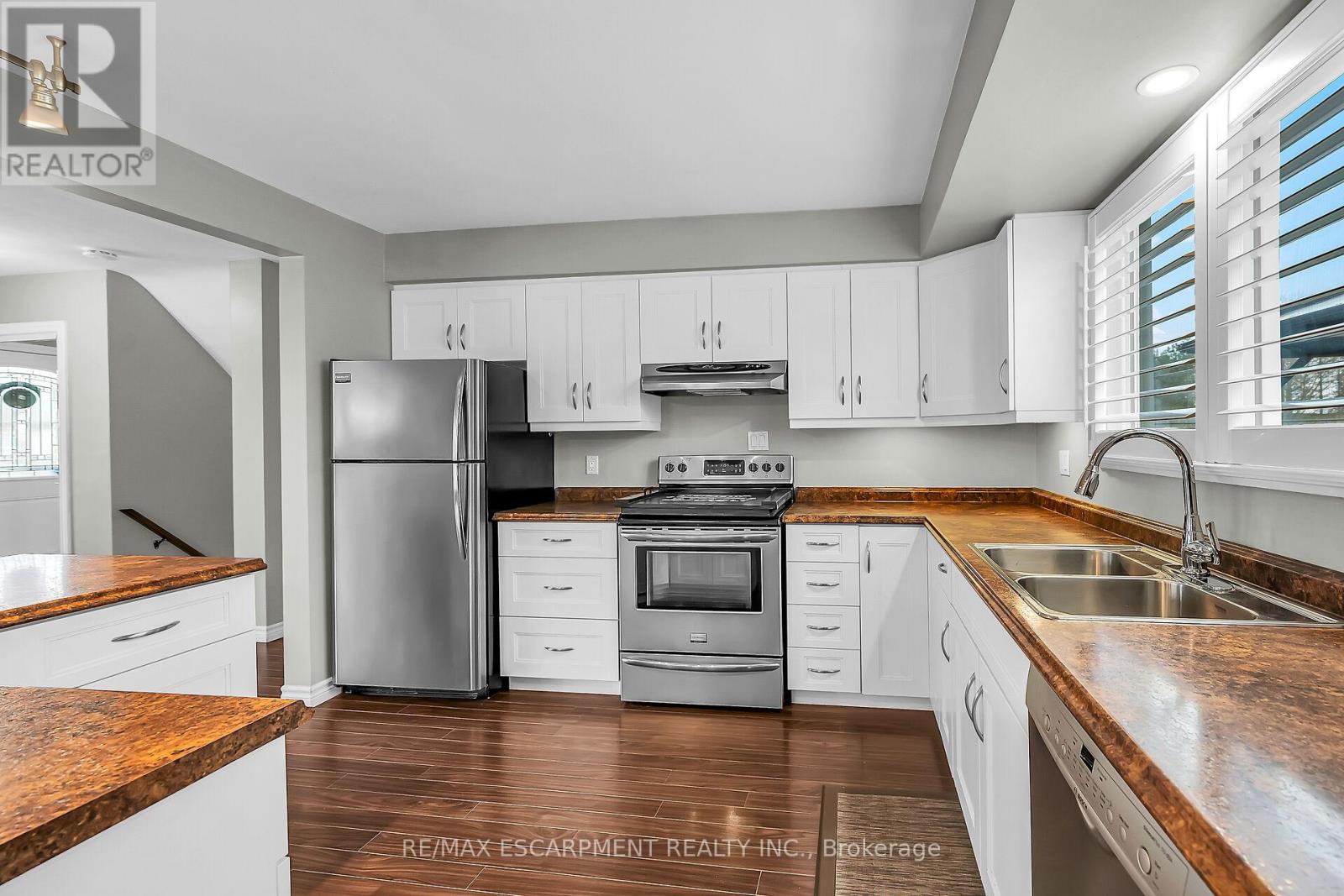 33 Echo Street E, Haldimand, Ontario  N0A 1E0 - Photo 14 - X12212935