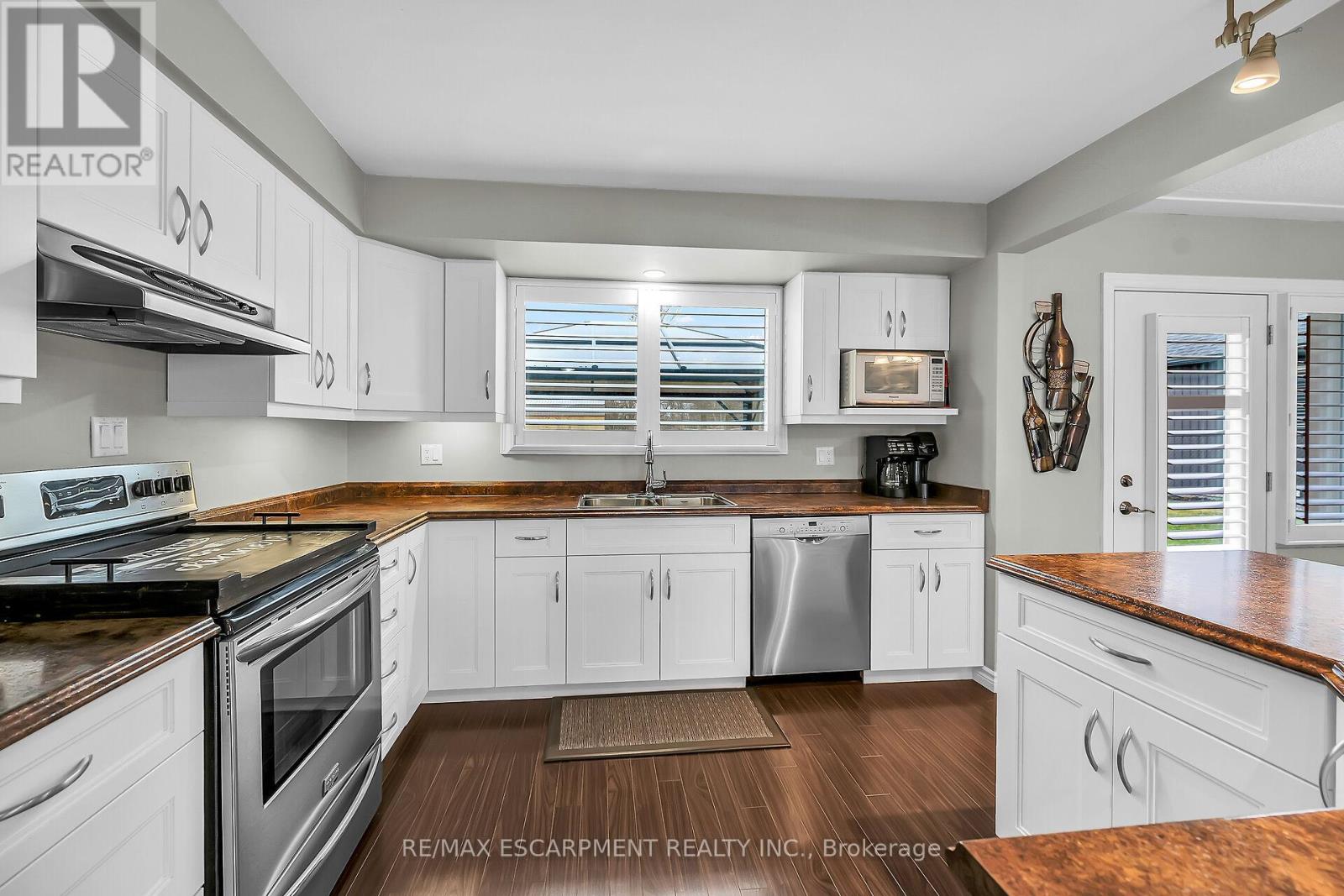 33 Echo Street E, Haldimand, Ontario  N0A 1E0 - Photo 15 - X12212935