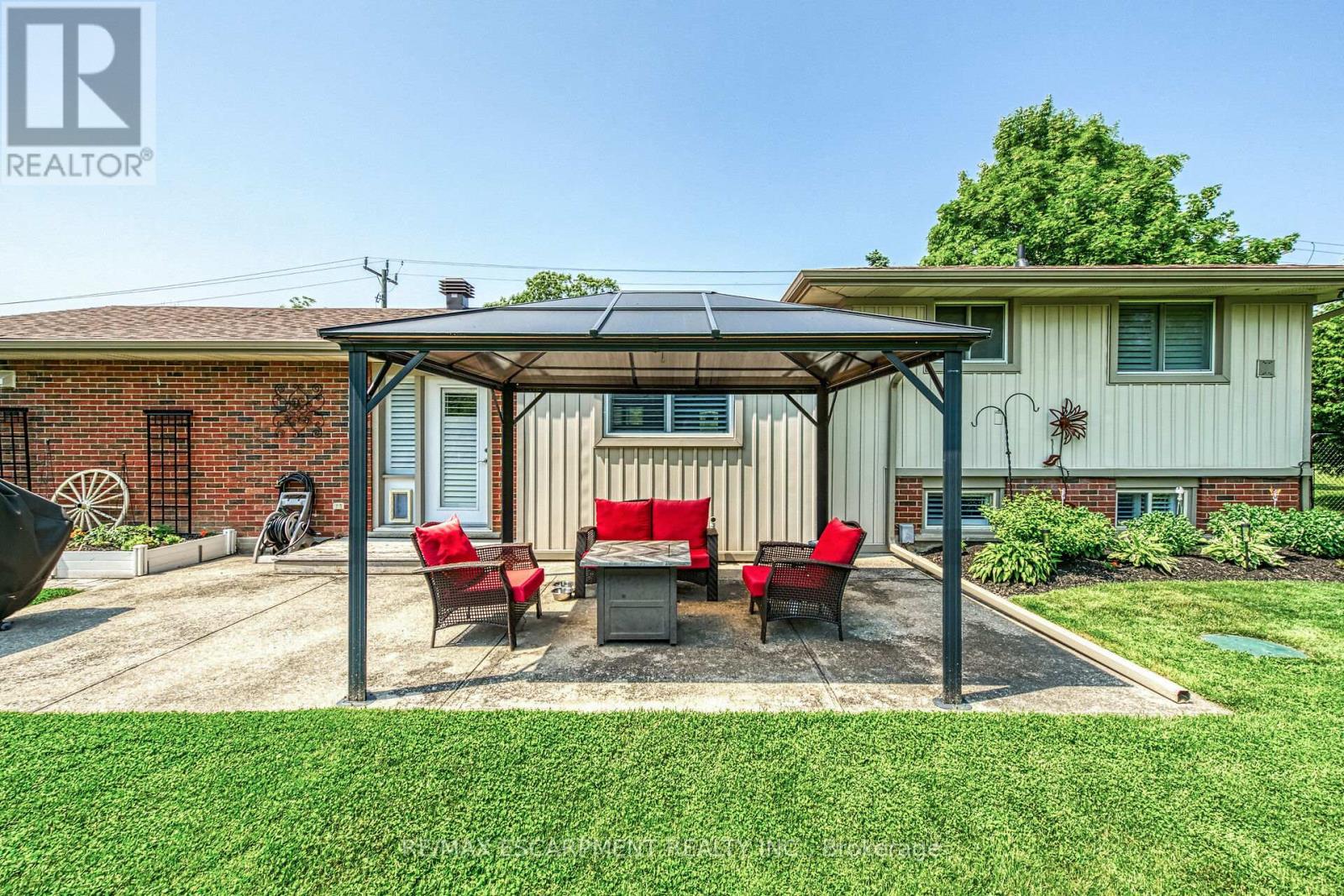 33 Echo Street E, Haldimand, Ontario  N0A 1E0 - Photo 2 - X12212935