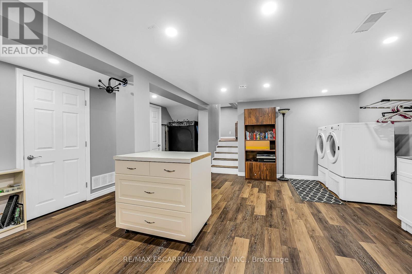 33 Echo Street E, Haldimand, Ontario  N0A 1E0 - Photo 36 - X12212935