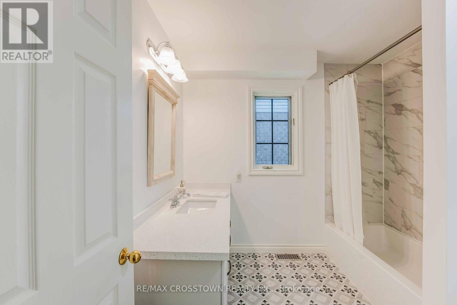 17 Coach Drive, Niagara-On-The-Lake, Ontario  L0S 1J0 - Photo 13 - X12212946