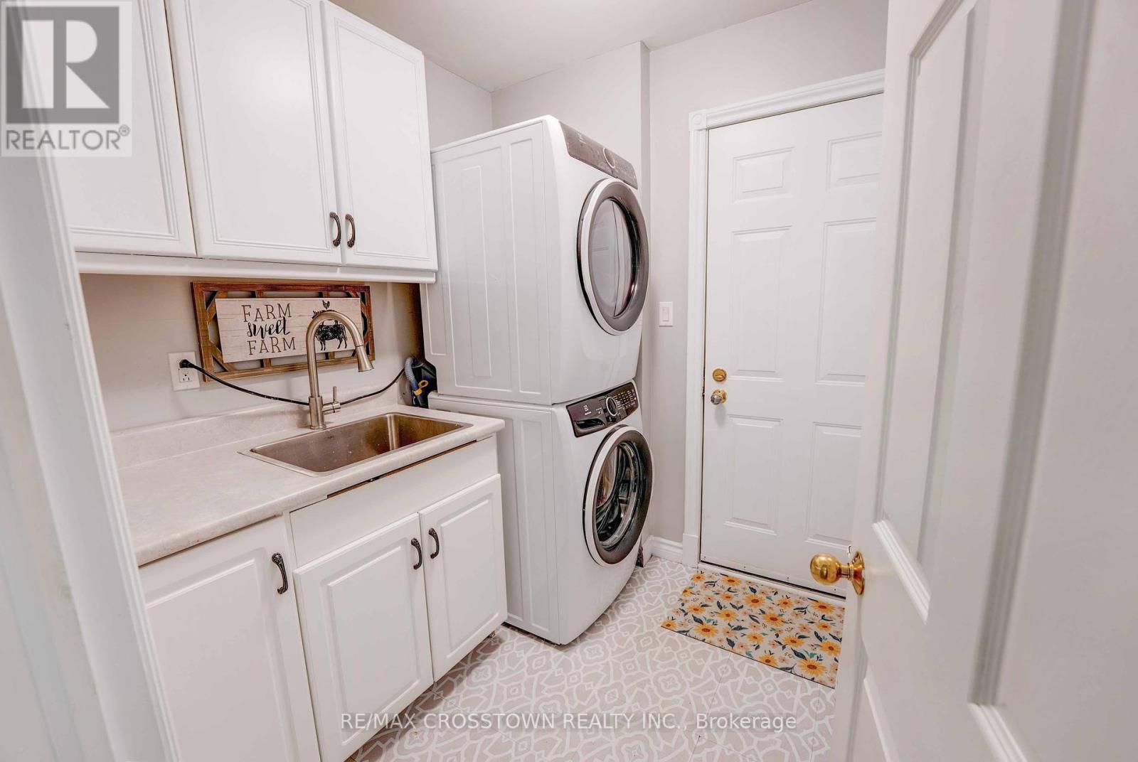 17 Coach Drive, Niagara-On-The-Lake, Ontario  L0S 1J0 - Photo 18 - X12212946