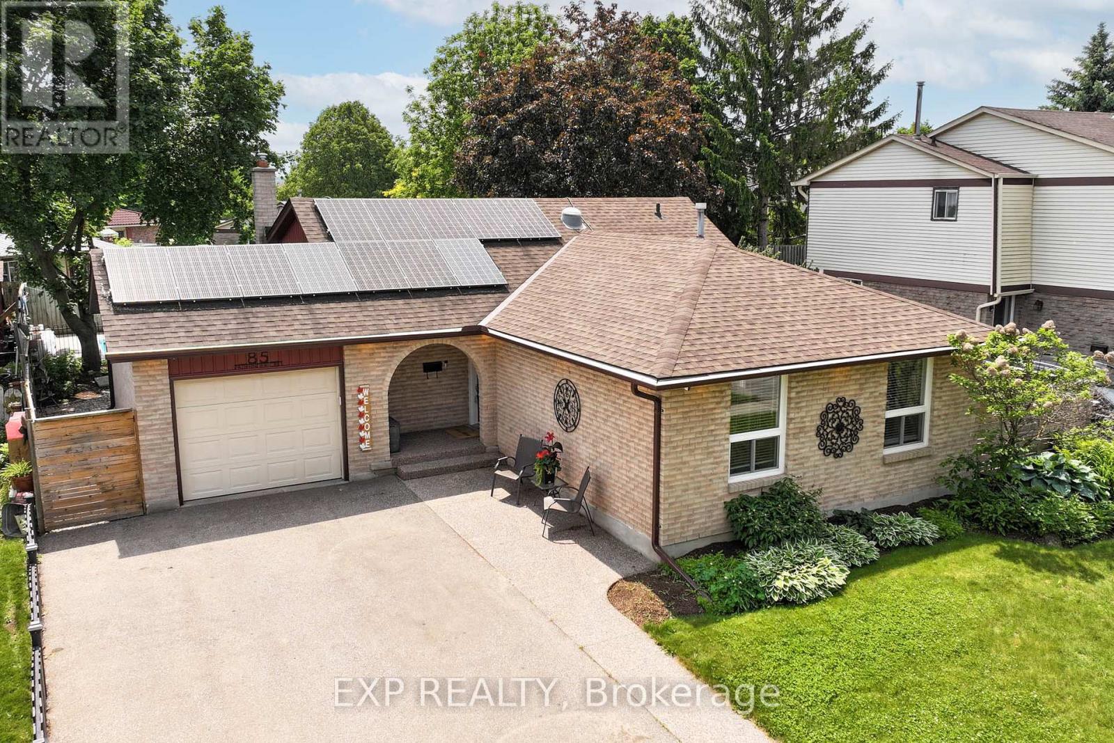 85 PATHFINDER CRESCENT, Kitchener, Ontario