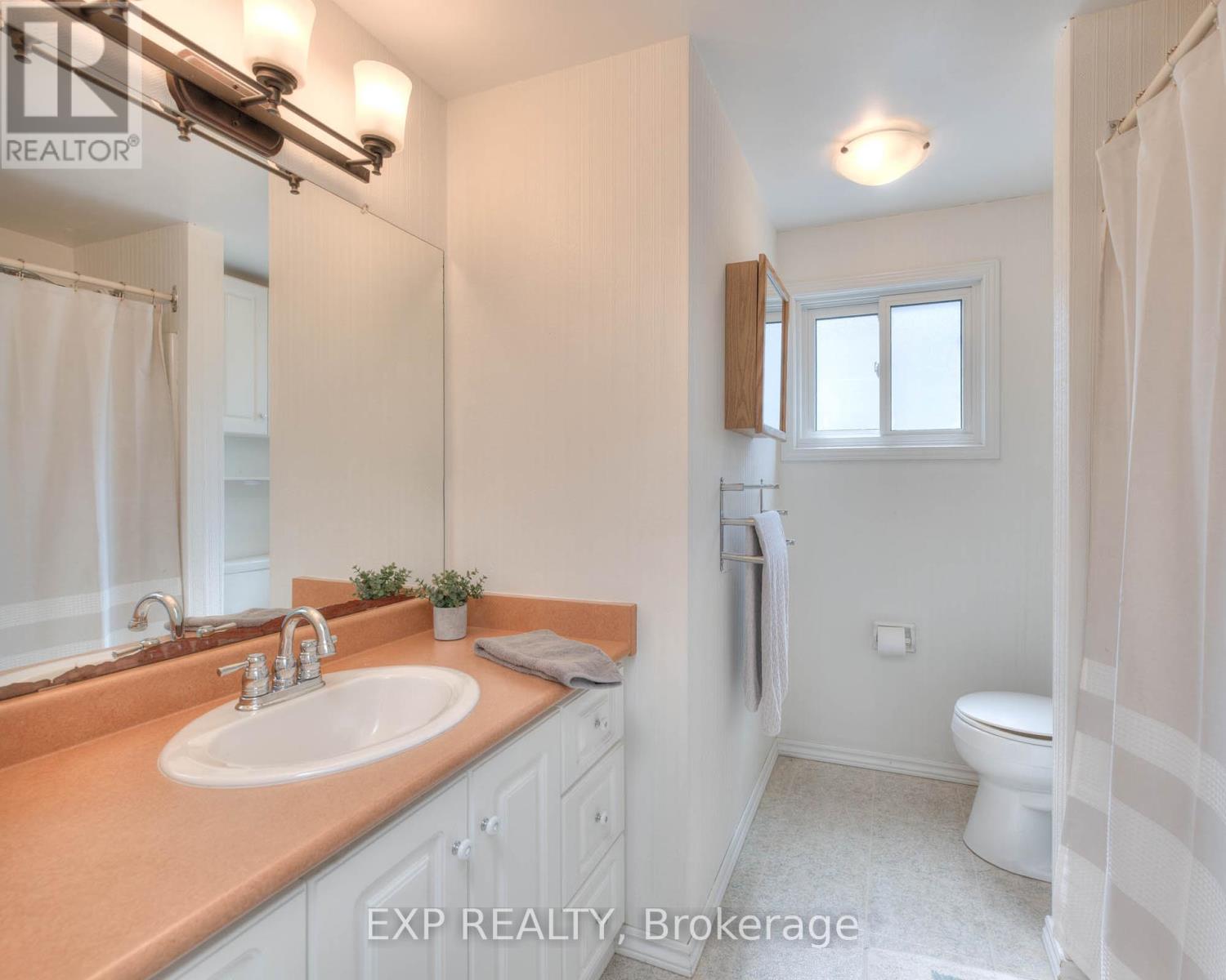 85 Pathfinder Crescent, Kitchener, Ontario  N2P 1S2 - Photo 18 - X12212961