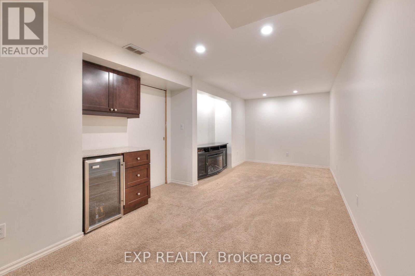85 Pathfinder Crescent, Kitchener, Ontario  N2P 1S2 - Photo 29 - X12212961