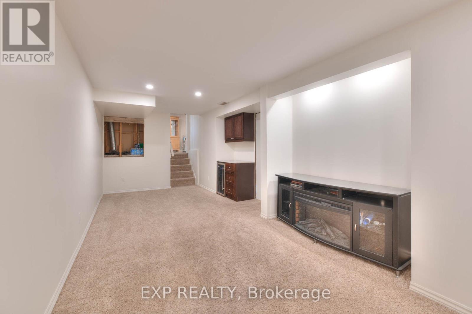 85 Pathfinder Crescent, Kitchener, Ontario  N2P 1S2 - Photo 30 - X12212961