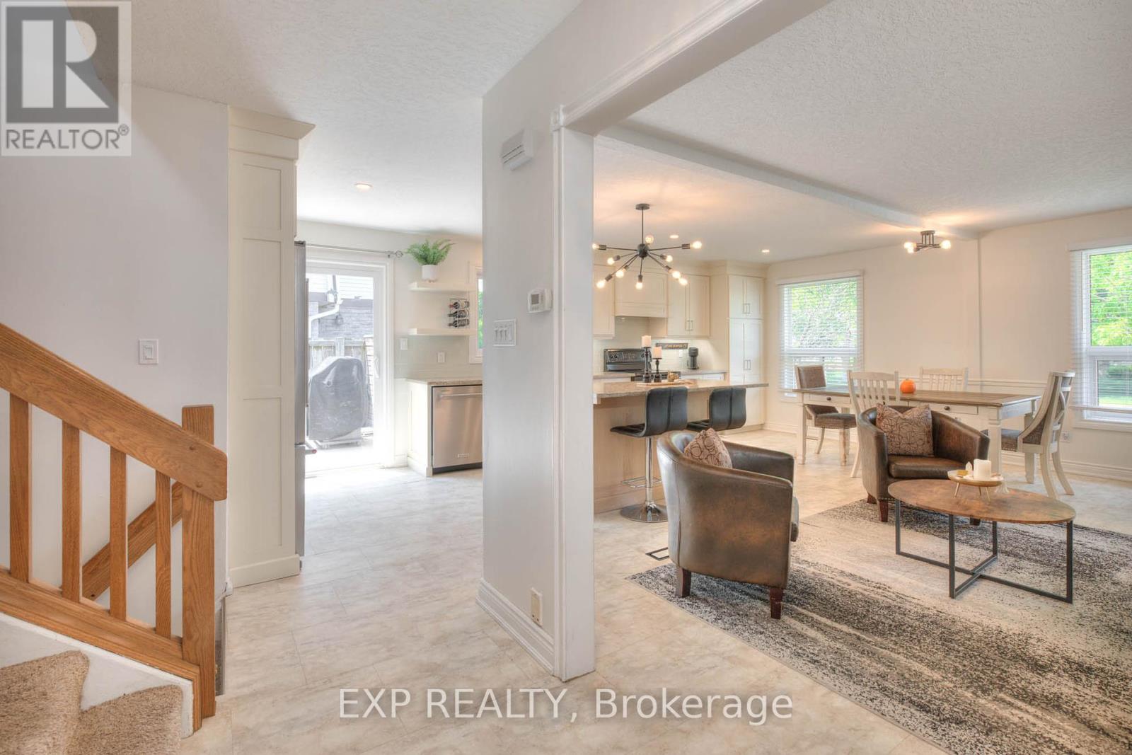 85 Pathfinder Crescent, Kitchener, Ontario  N2P 1S2 - Photo 6 - X12212961