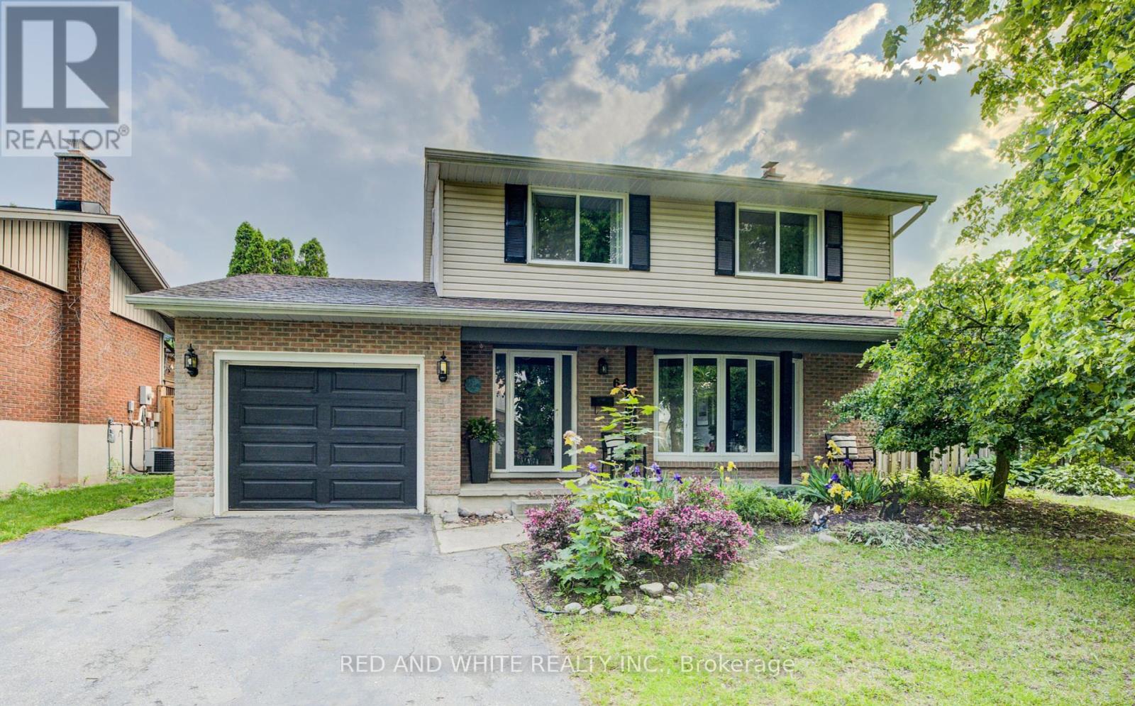 68 Parkview Crescent, Waterloo, Ontario  N2A 1L9 - Photo 2 - X12212994