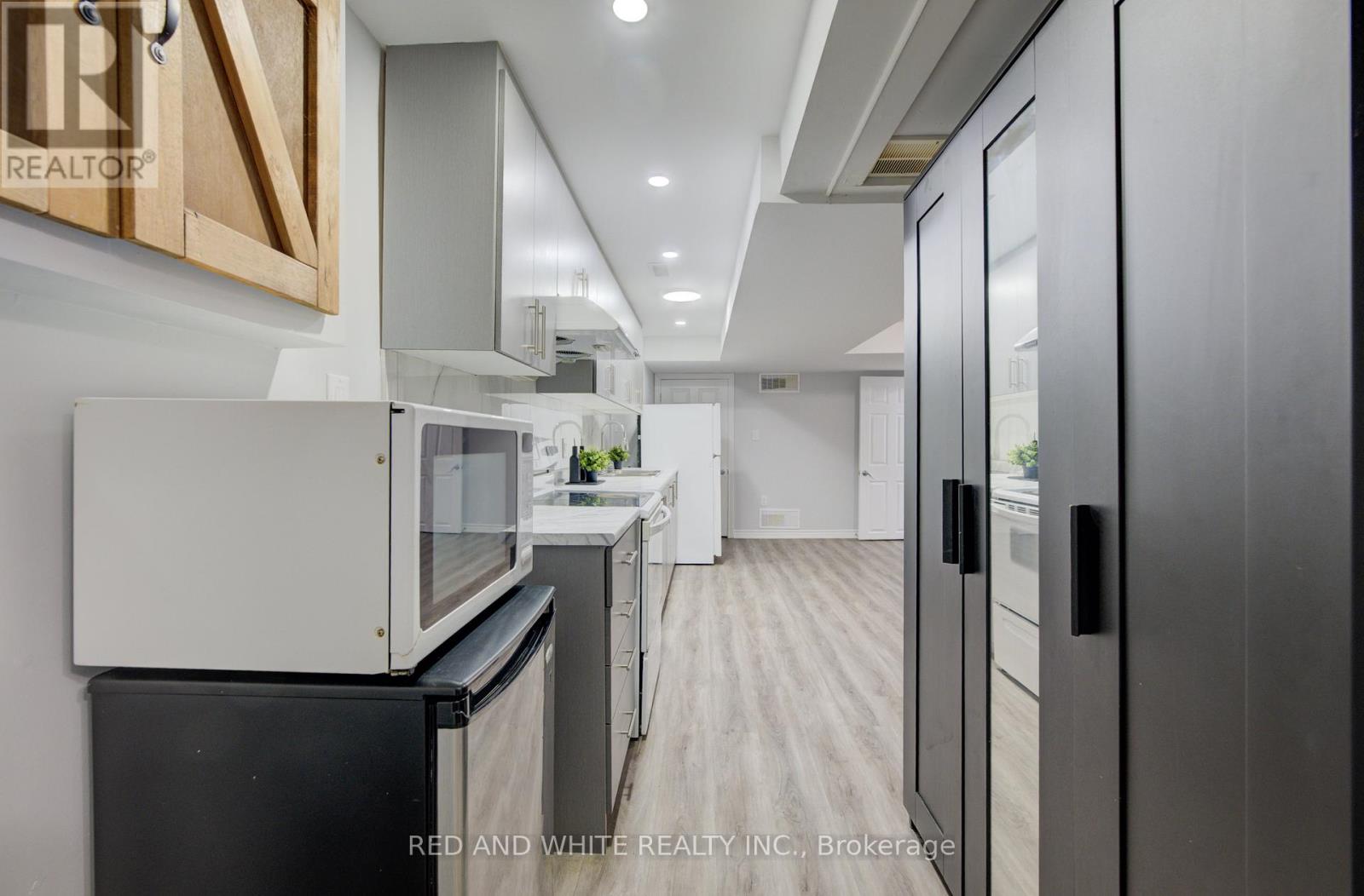 68 Parkview Crescent, Waterloo, Ontario  N2A 1L9 - Photo 41 - X12212994